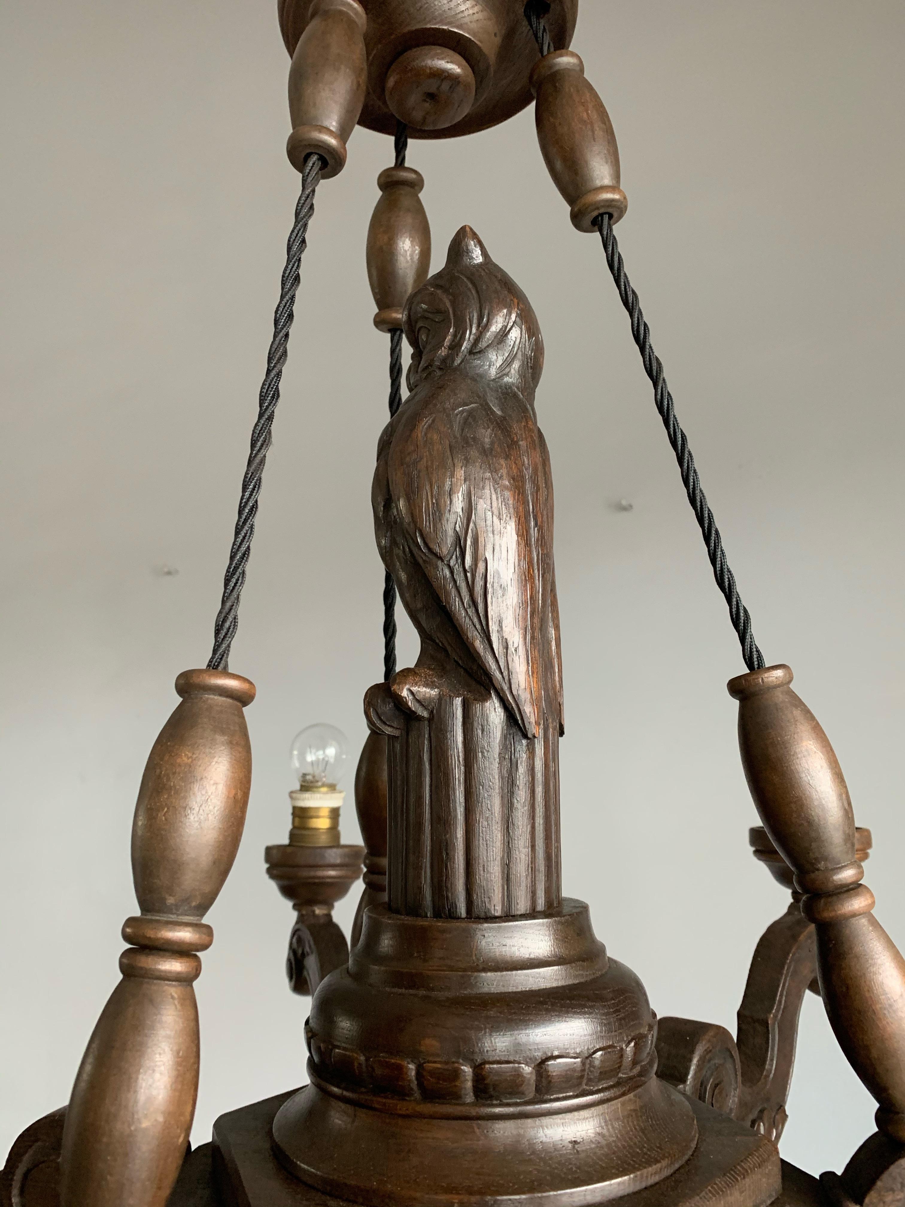 Amazing Arts & Crafts 6-Light Chandelier with Owl Sculpture and Alabaster Shades In Good Condition In Lisse, NL