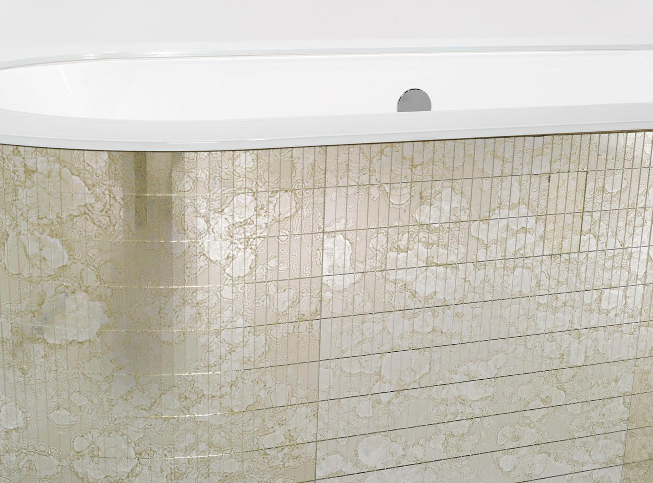 Modern Amazing  Bathtub Antique Mirror Damasco Bianco Mosaic For Sale