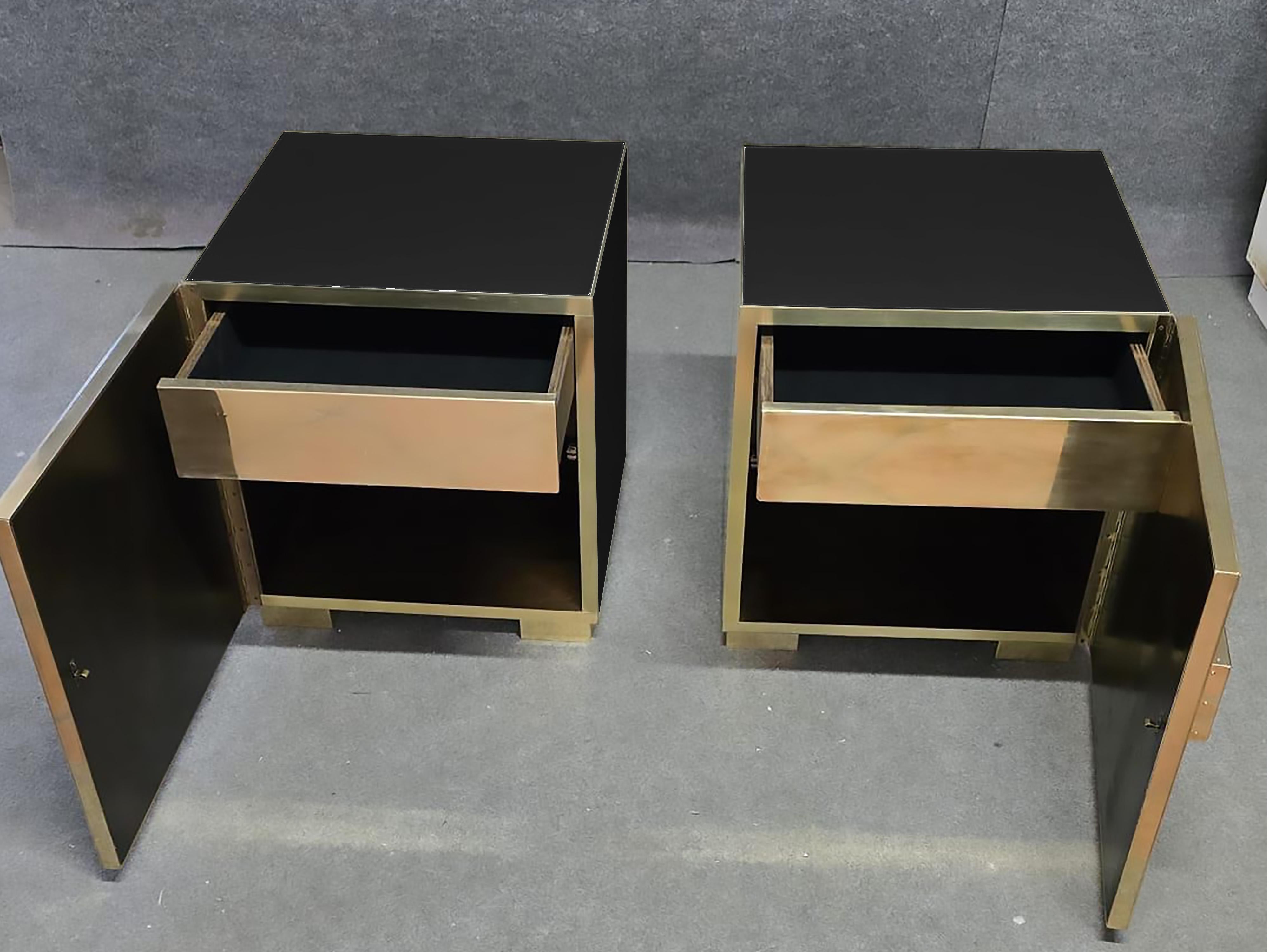 Italian Amazing Black Murano Glass & Brass nightstands in Art Deco style Justfurnituress en vente