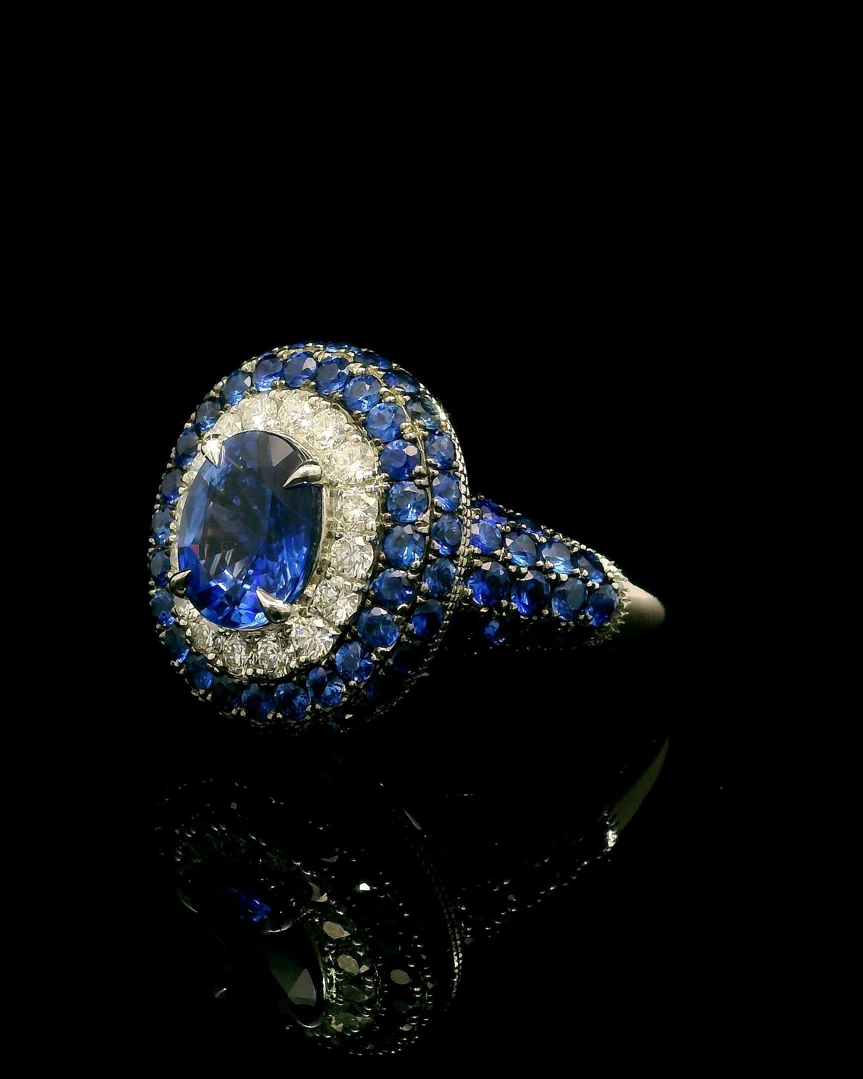 Incredibile! Anello aureola con zaffiro blu! in vendita 1