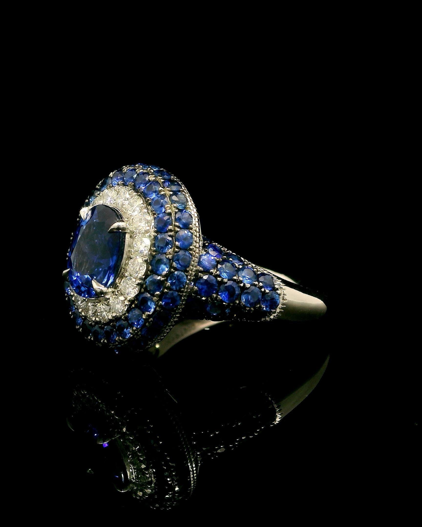 Incredibile! Anello aureola con zaffiro blu! in vendita 3
