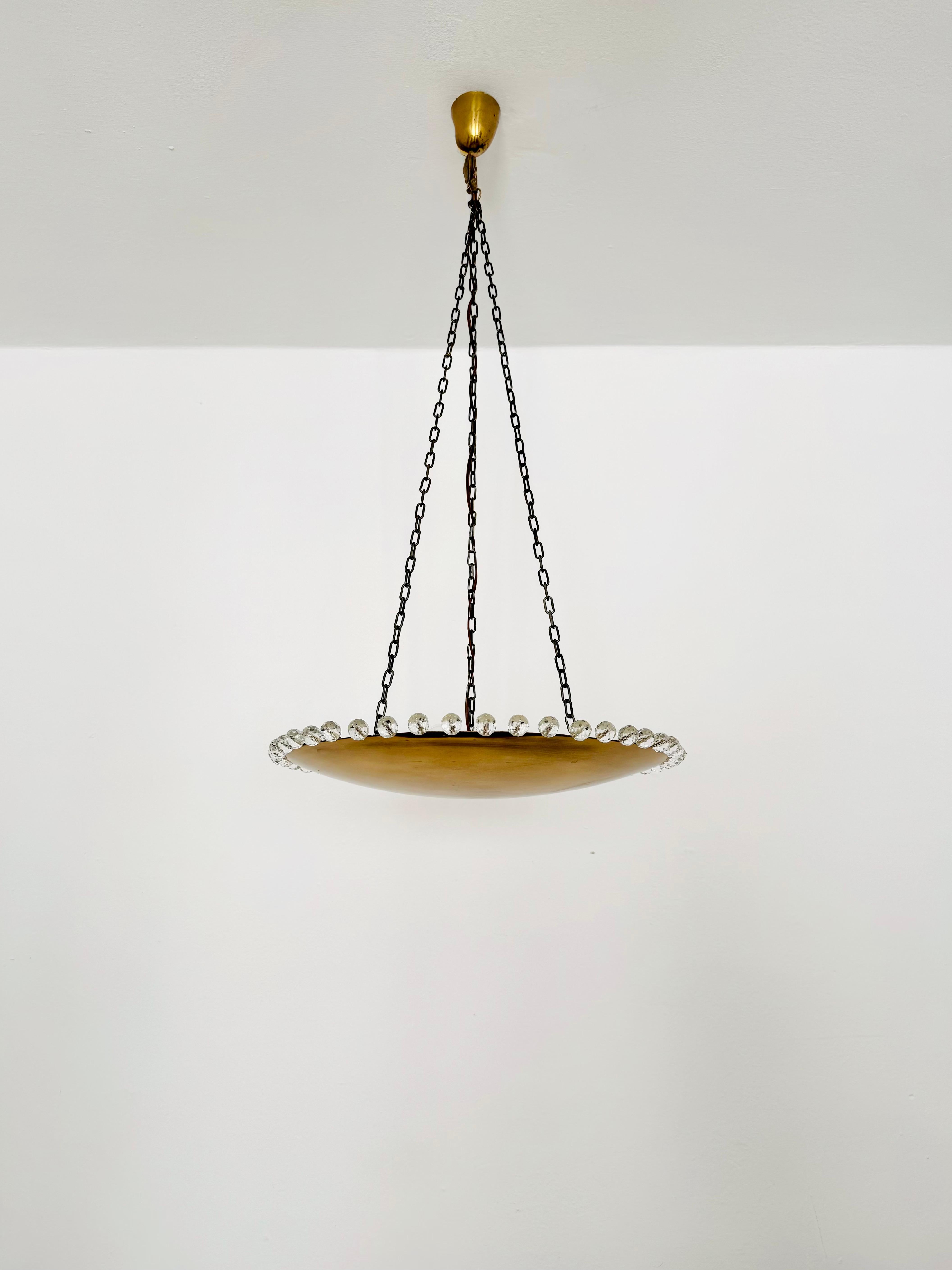 Métal Magnifique lampe suspendue en laiton avec cristaux de Rupert Nikoll en vente