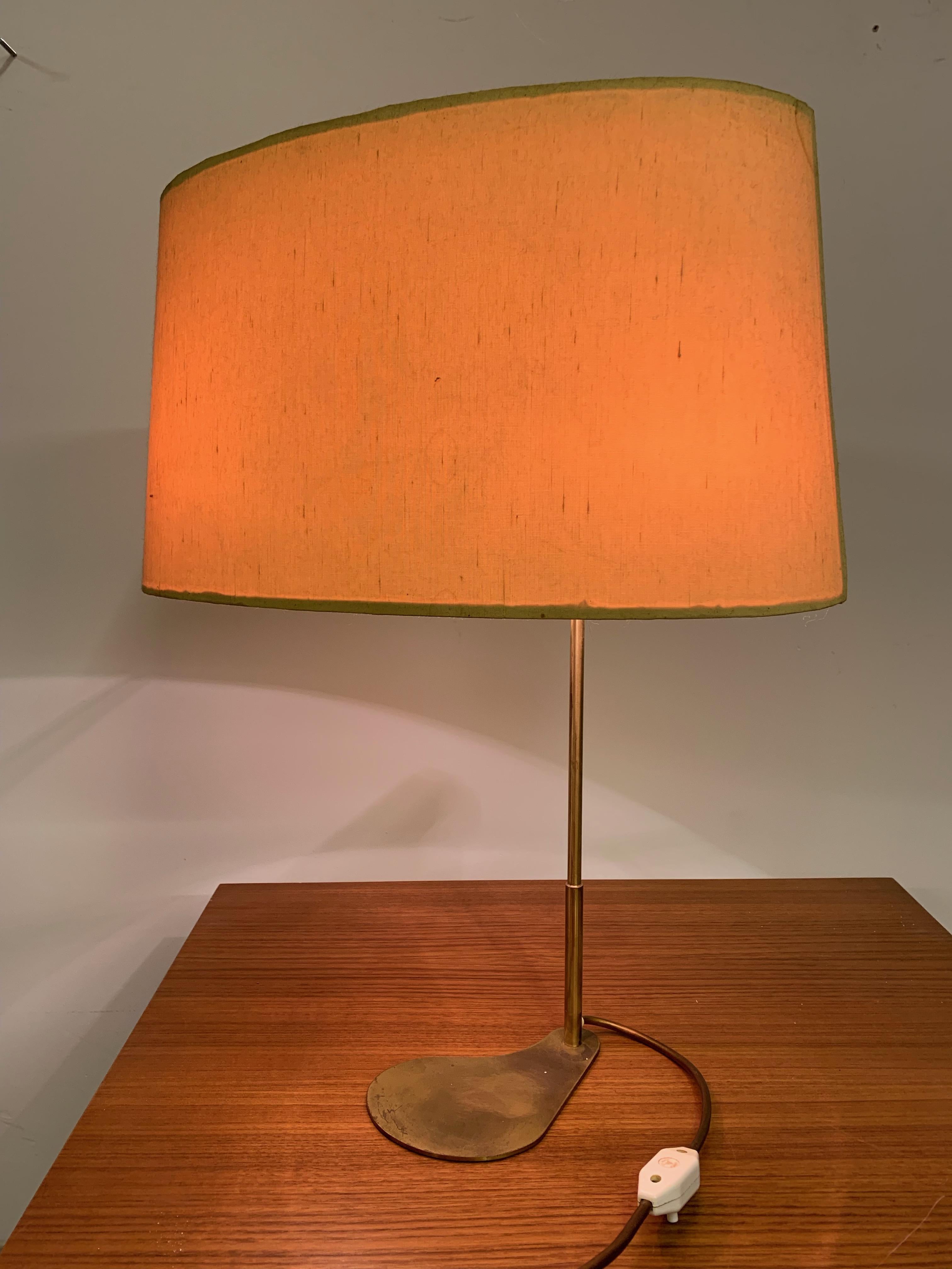 Amazing Brass Table Lamp Bon état - En vente à Munich, DE
