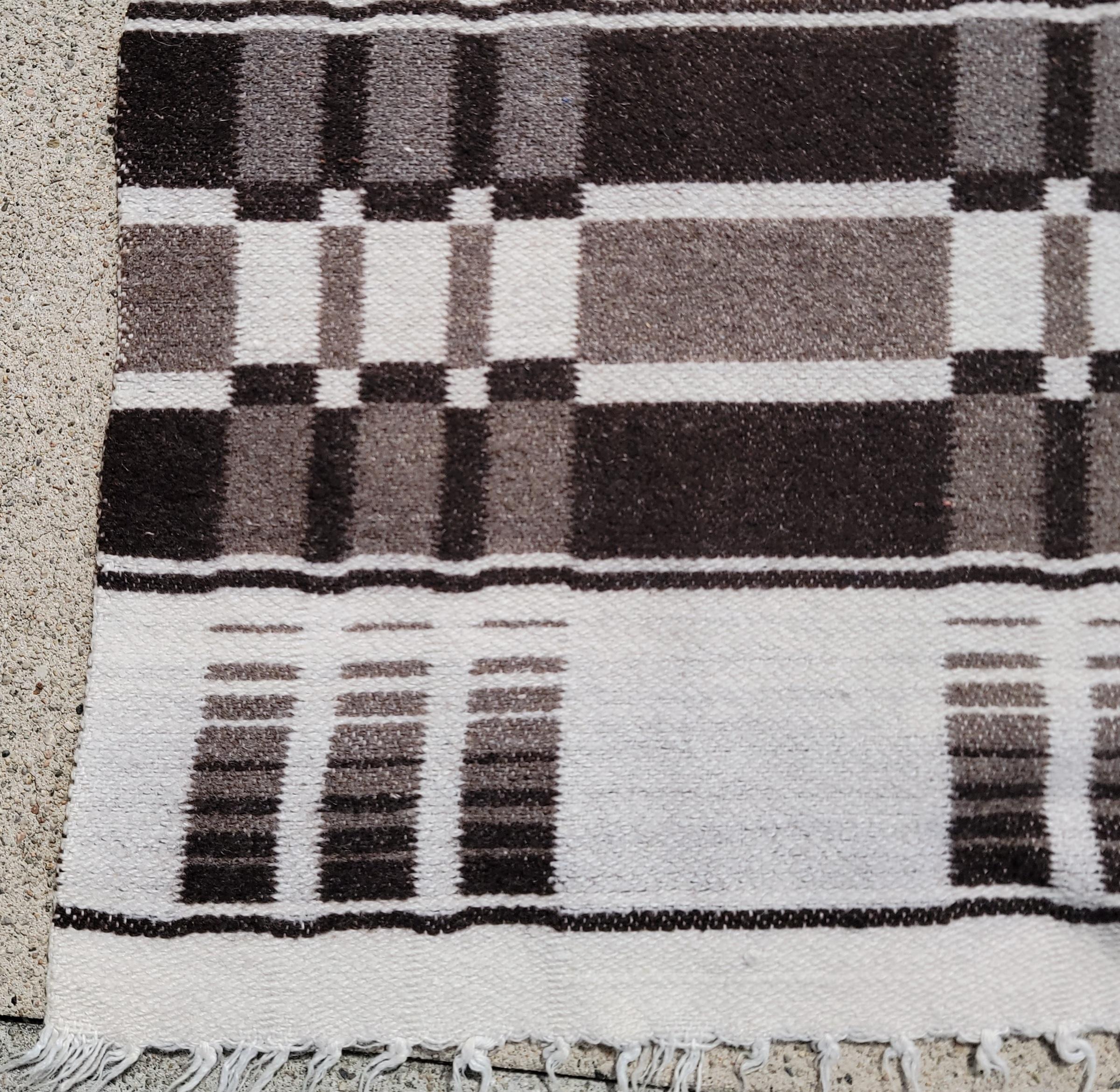 Amazing Brown and White Horse Blanket In Good Condition In Los Angeles, CA