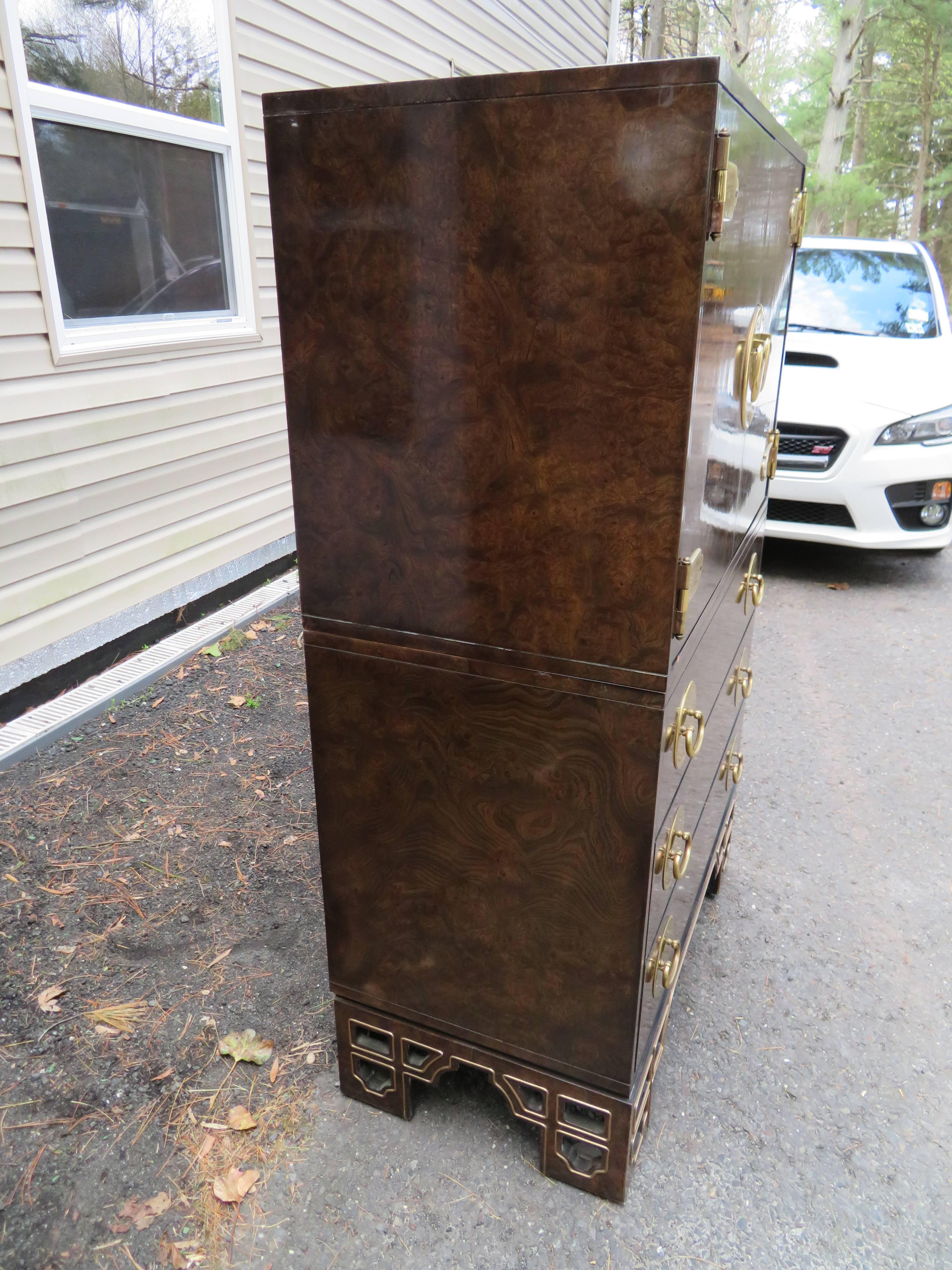 Amazing Burled Amboyna Brass Mastercraft Two-Piece Tall Dresser Chinoiserie For Sale 7