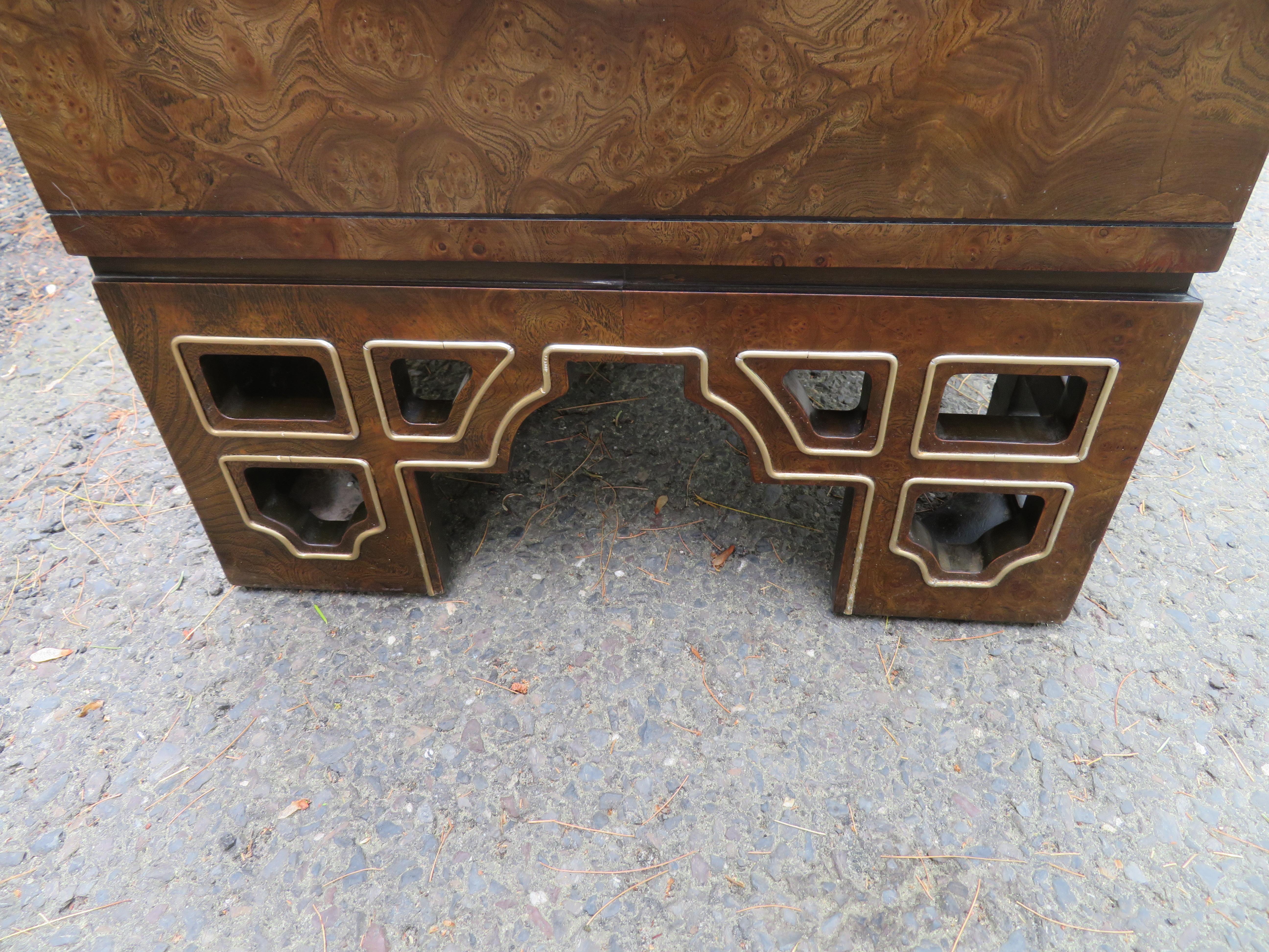 Incredibile Credenza Mastercraft a tre pezzi in ottone amboyna sbavato, buffet Chinoiserie in vendita 10