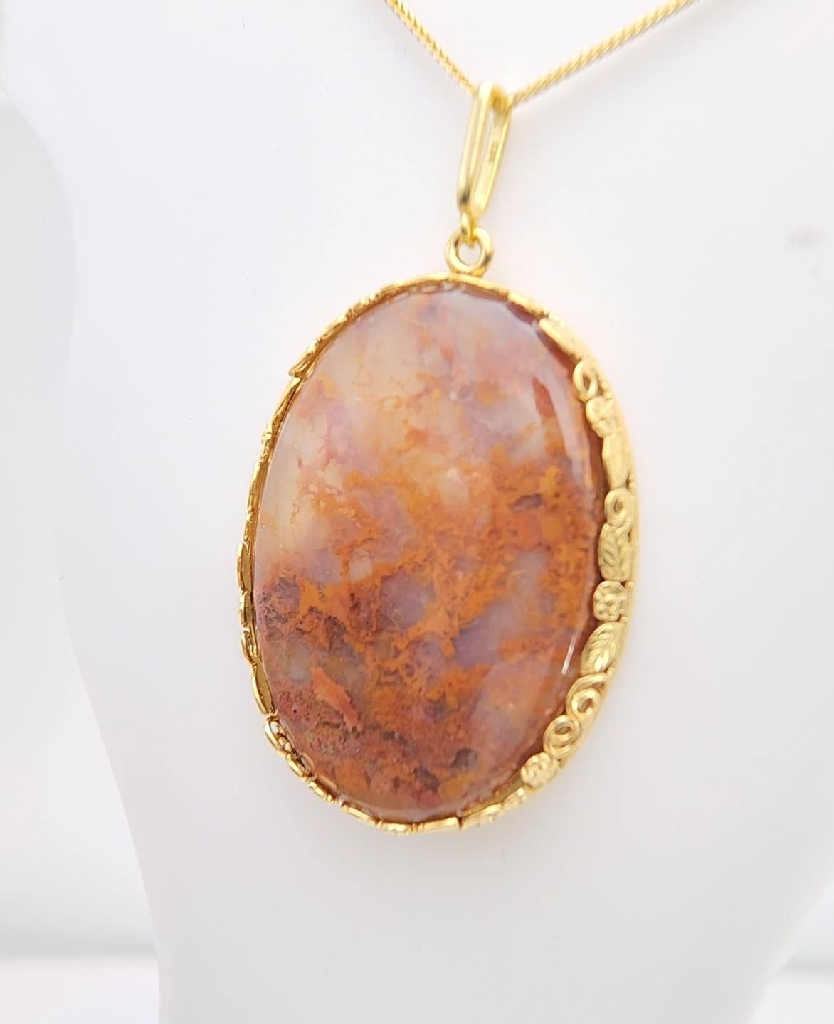 Incredibile ciondolo ovale di agata Carey Plume in argento placcato in oro giallo in vendita 1