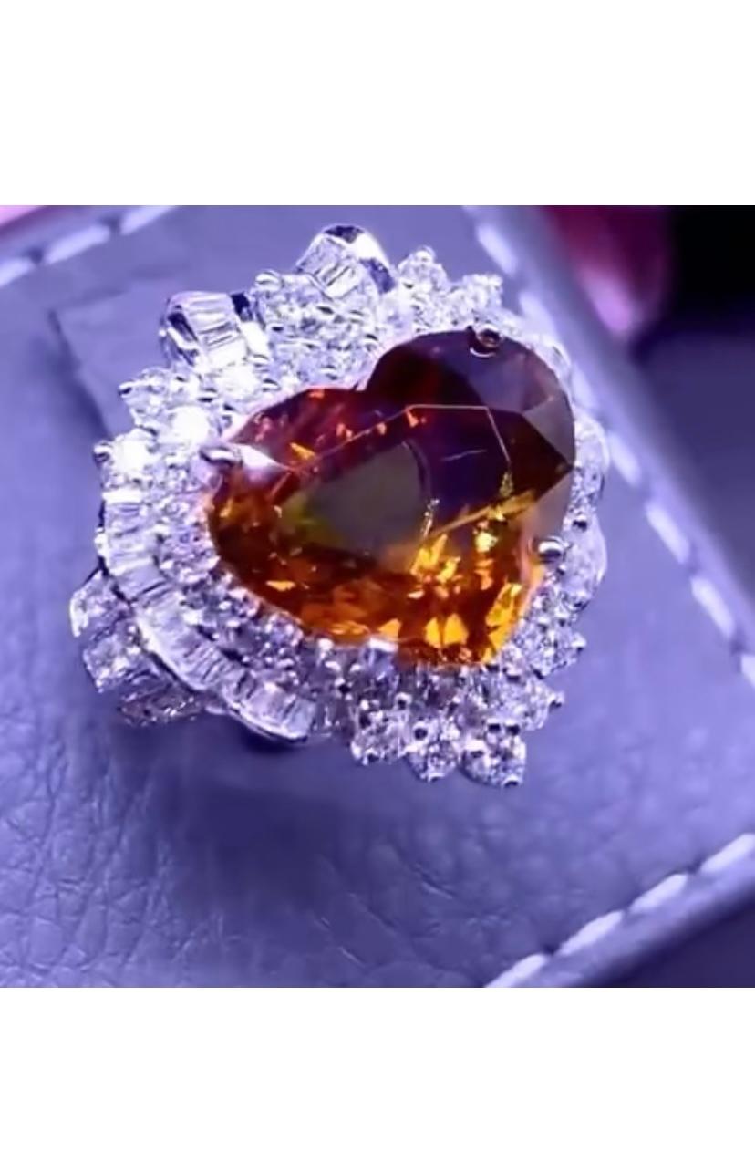 Aus Liebe 🧡Kollektion, wunderschöner Ring aus 18 Karat Gold mit einem orangefarbenen Saphir mit Herzschliff von 5,77 Karat und Diamanten mit Baguetten und rundem Brillantschliff von 1,48 Karat F/VS. So atemberaubendes und raffiniertes