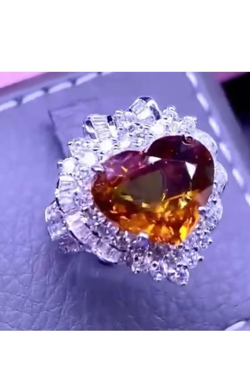 Außergewöhnlich: Zertifizierter 7,25 Karat Saphir und Diamanten auf Ring  Damen im Angebot