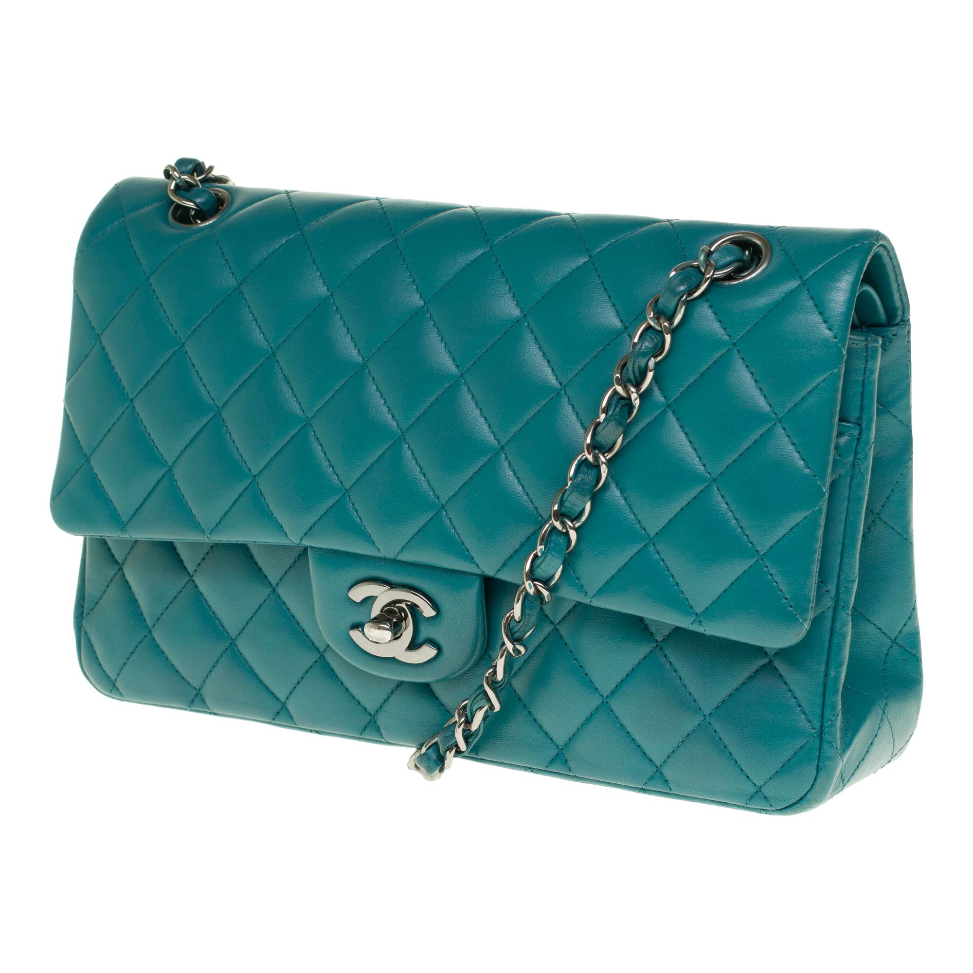 Blue Amazing Chanel 2.55 handbag in green quilted lamb leather, Silver hardware