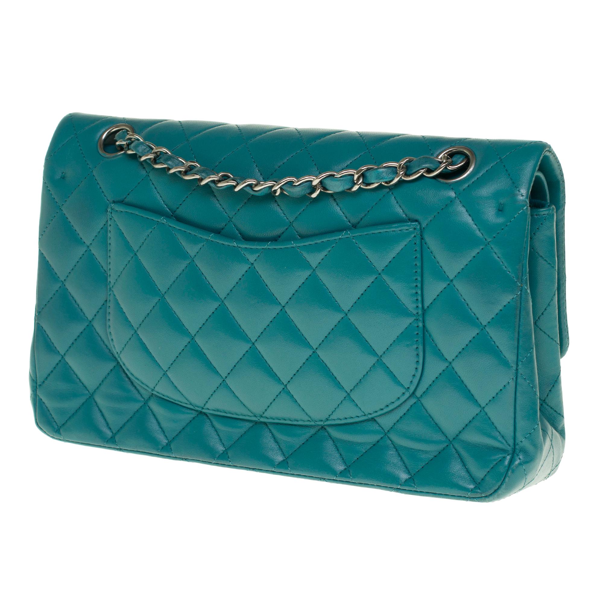 Amazing Chanel 2.55 handbag in green quilted lamb leather, Silver hardware In Good Condition In Paris, IDF