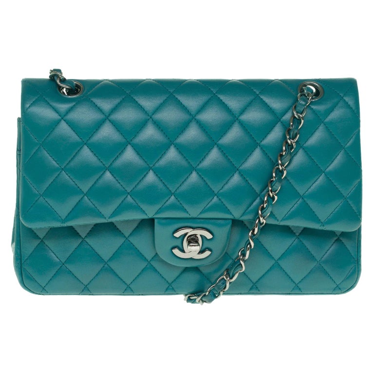 Amazing Chanel 2.55 handbag in green quilted lamb leather, Silver ...