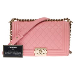 Amazing Chanel Boy Old medium shoulder bag in Pink caviar quilted leather, SHW