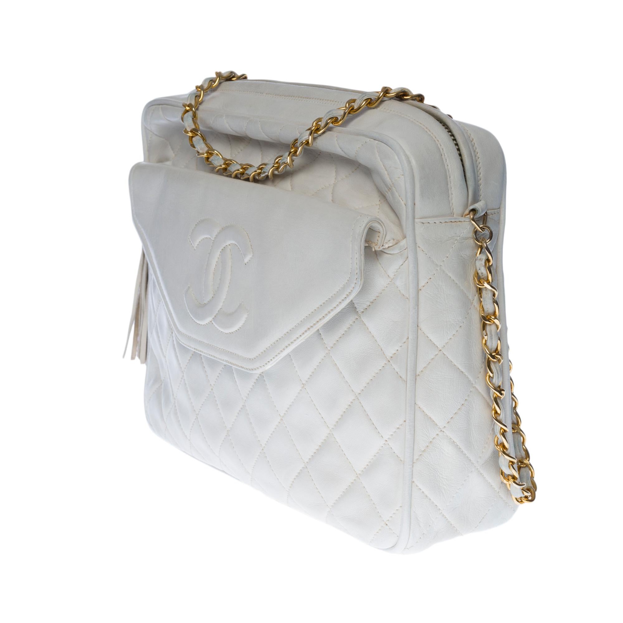 Gray Amazing Chanel Camera shoulder bag in White quilted leather, GHW
