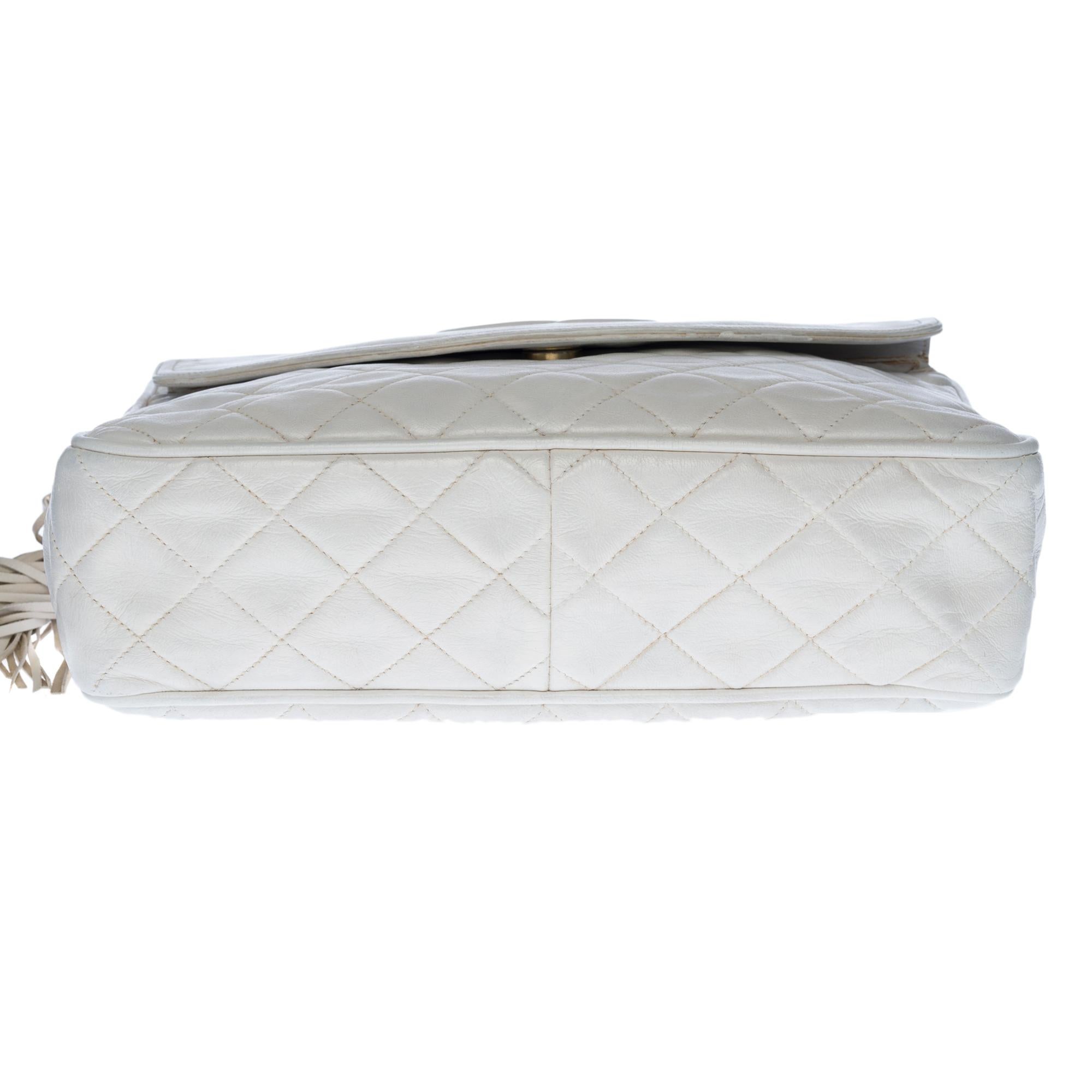 Amazing Chanel Camera shoulder bag in White quilted leather, GHW 4