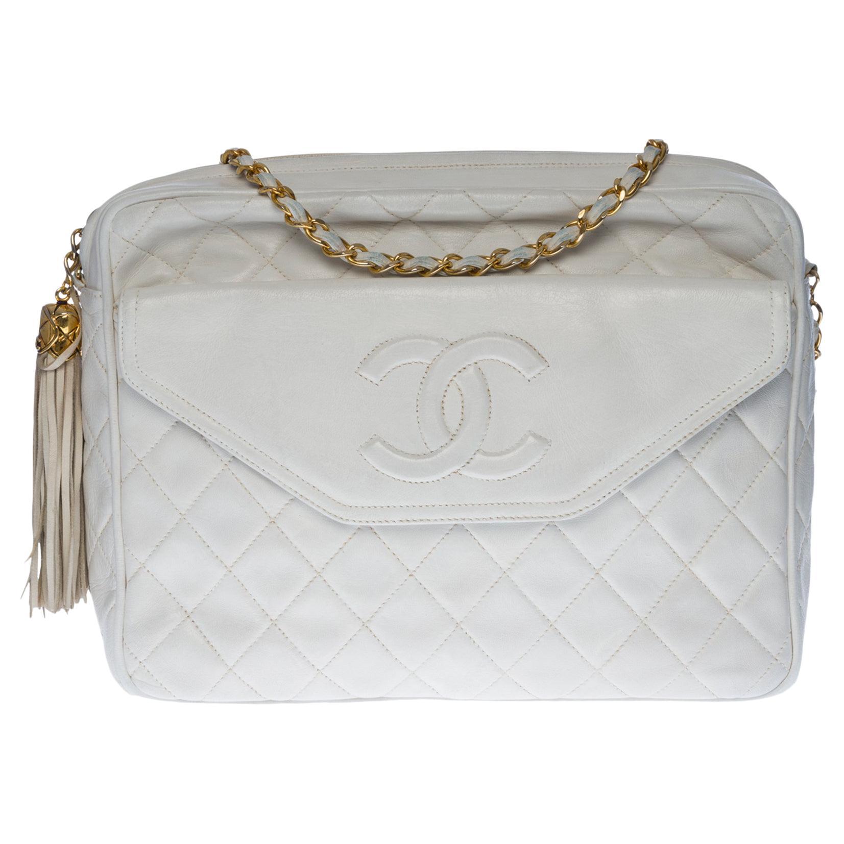 Amazing Chanel Camera shoulder bag in White quilted leather, GHW