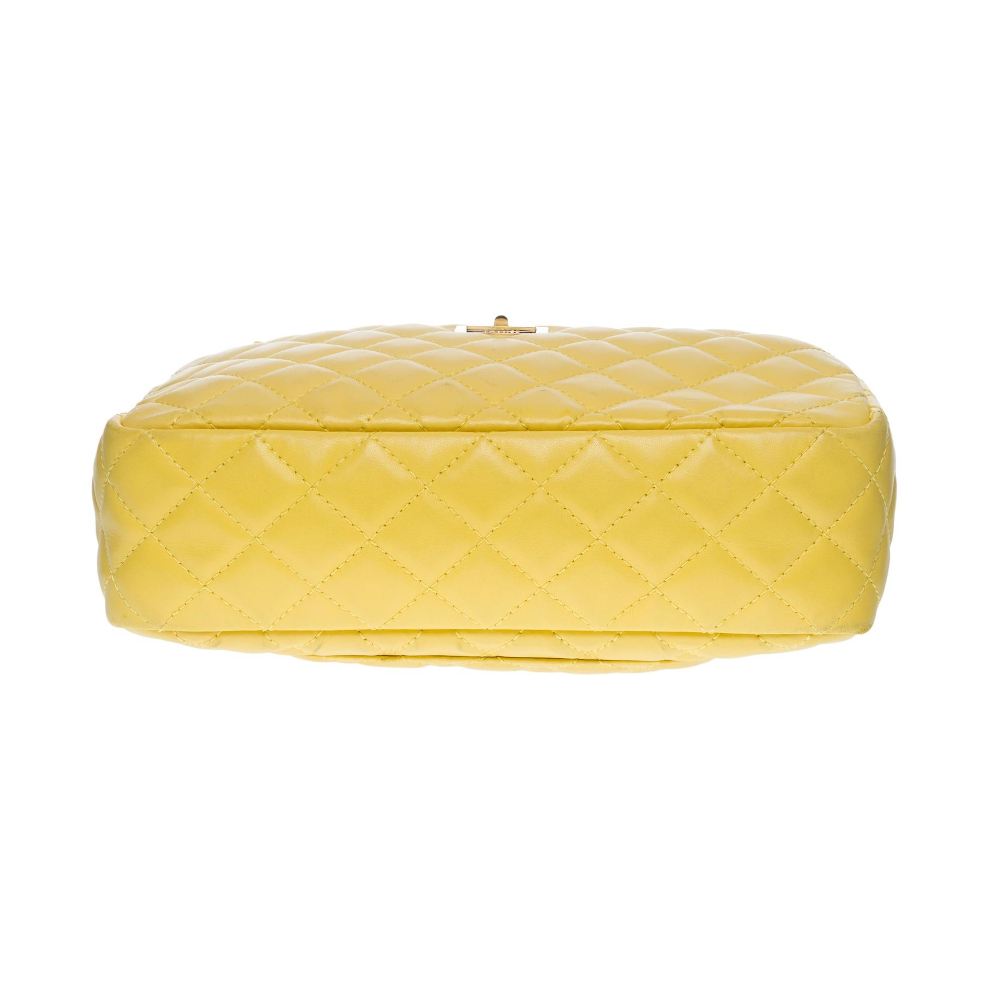 Amazing Chanel Camera shoulder bag in Yellow lime quilted leather, GHW 2