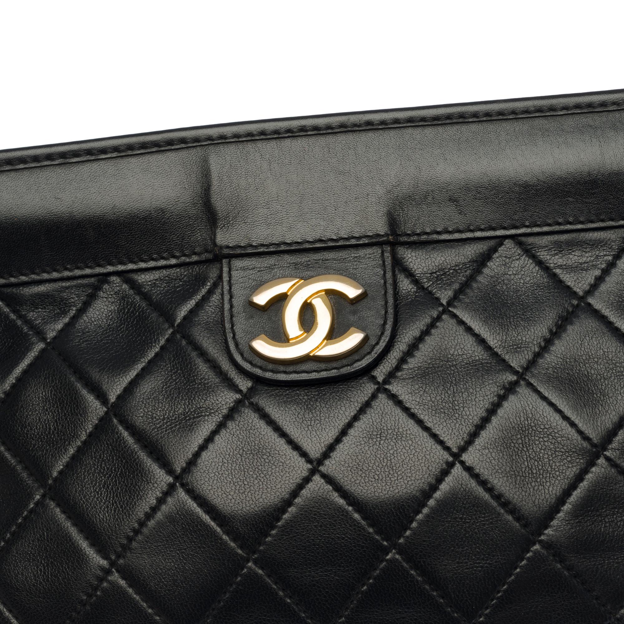 Women's Amazing Chanel Classic Clutch in black quilted lambskin 