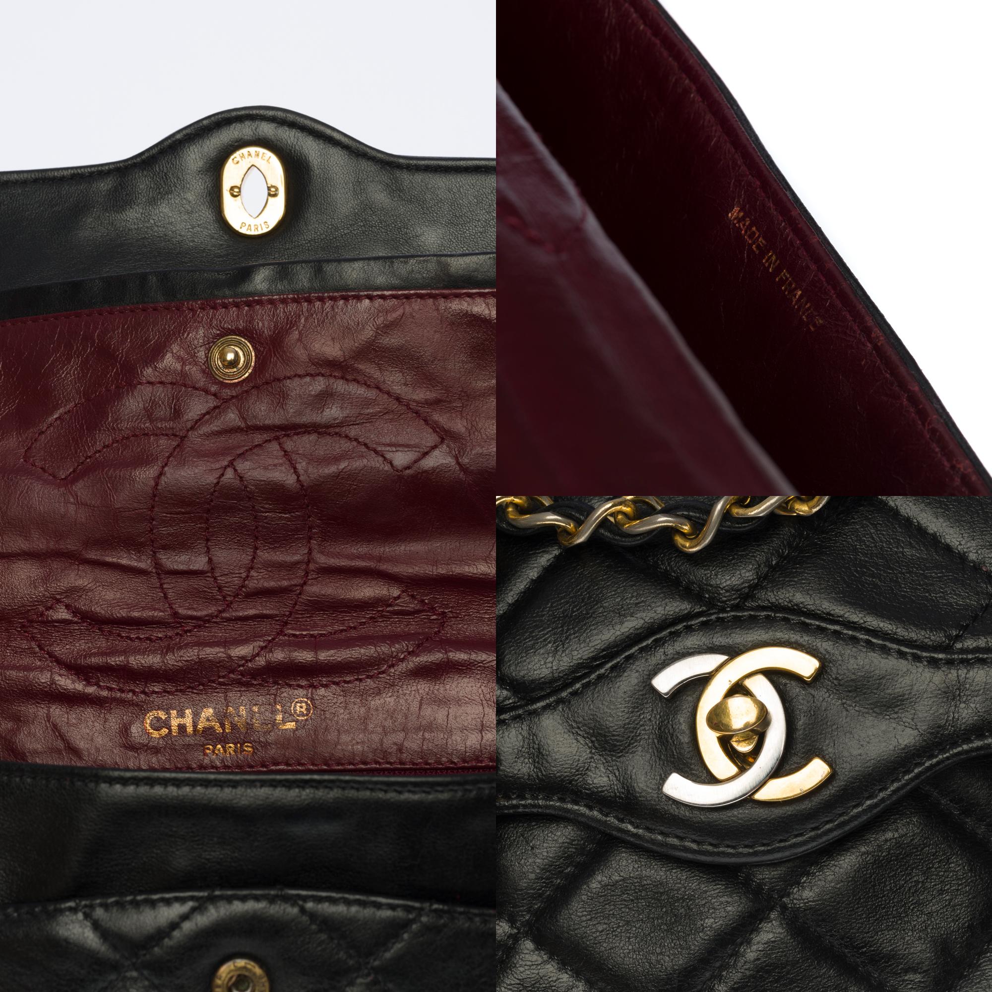 Superbe sac à bandoulière Chanel Classic à double rabat en cuir d'agneau matelassé noir, GHW Pour femmes en vente