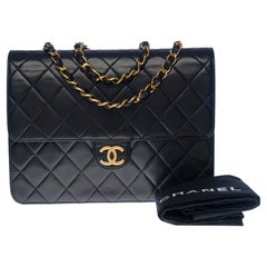 Amazing Chanel Classic Flap shoulder bag in black quilted lambskin, GHW