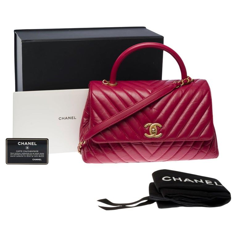 Chanel Gold Handbags - 2,110 For Sale on 1stDibs
