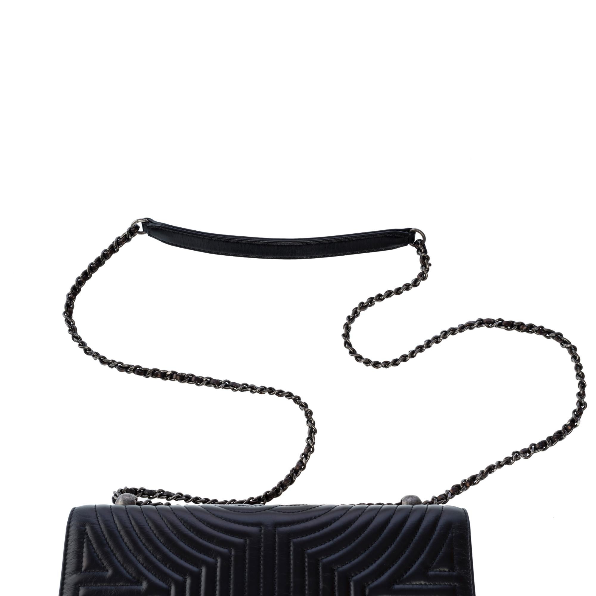 Außergewöhnliche Chanel Coco Umhängetasche mit Klappe aus schwarzem gestepptem Leder, ASHW im Angebot 6
