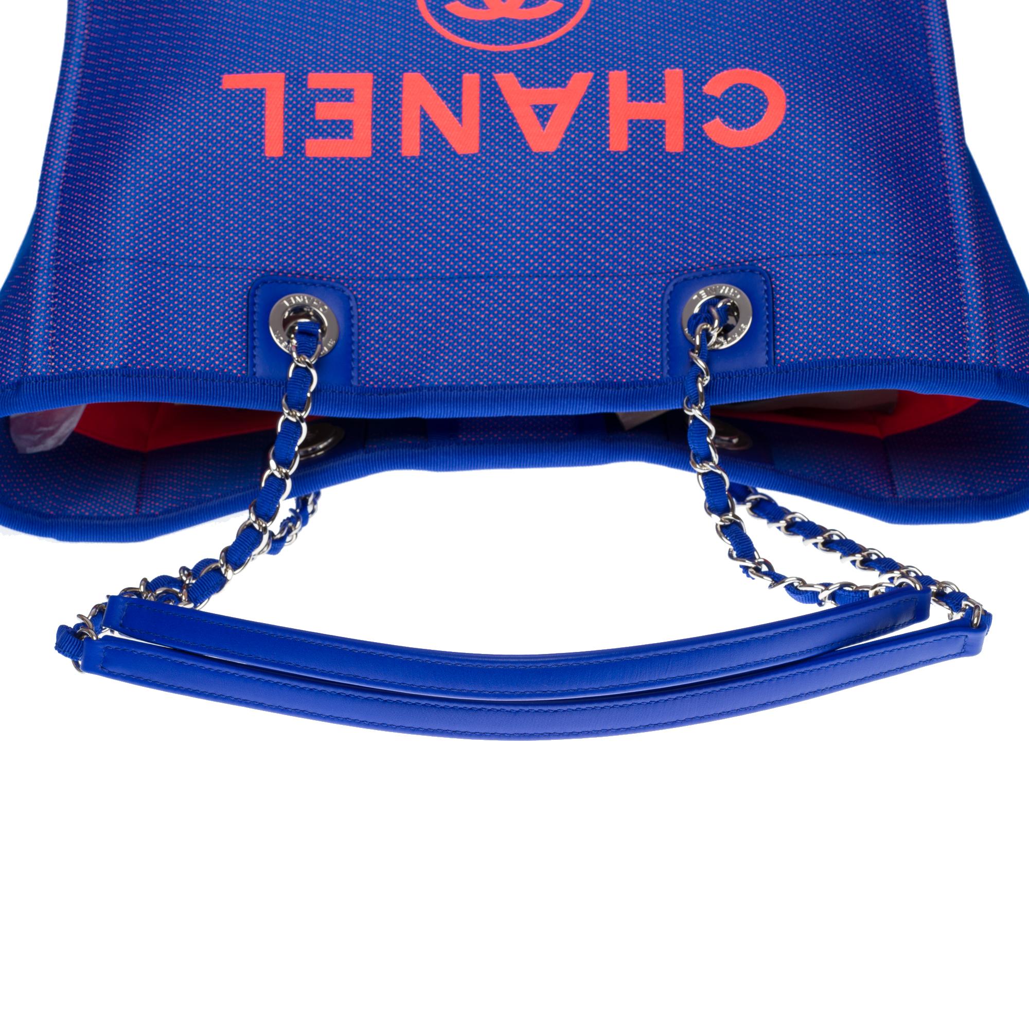 Women's Amazing Chanel Deauville Tote bag in blue electric and orange canvas, SHW