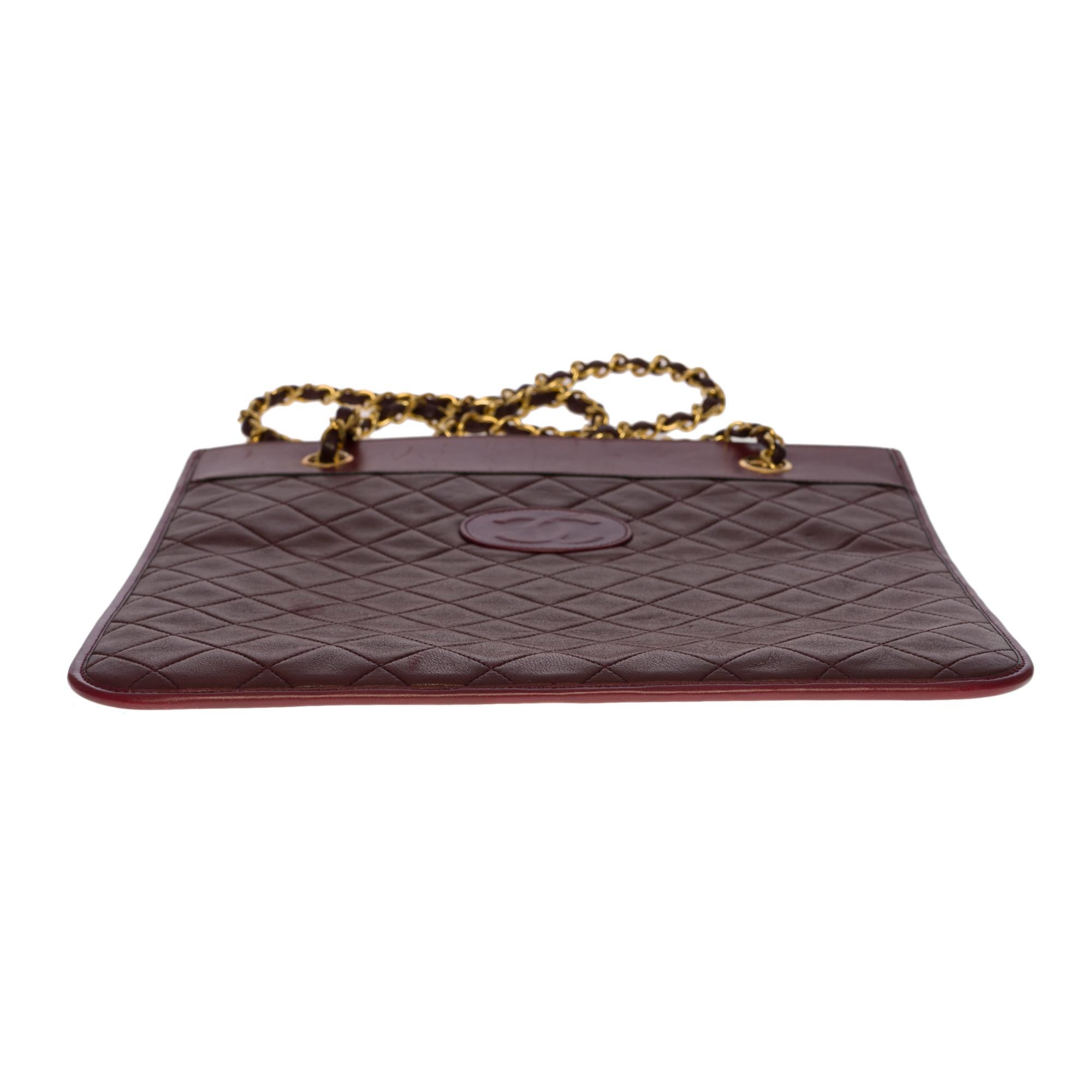 Amazing Chanel Flat Tote bag in burgundy quilted lambskin, GHW 1
