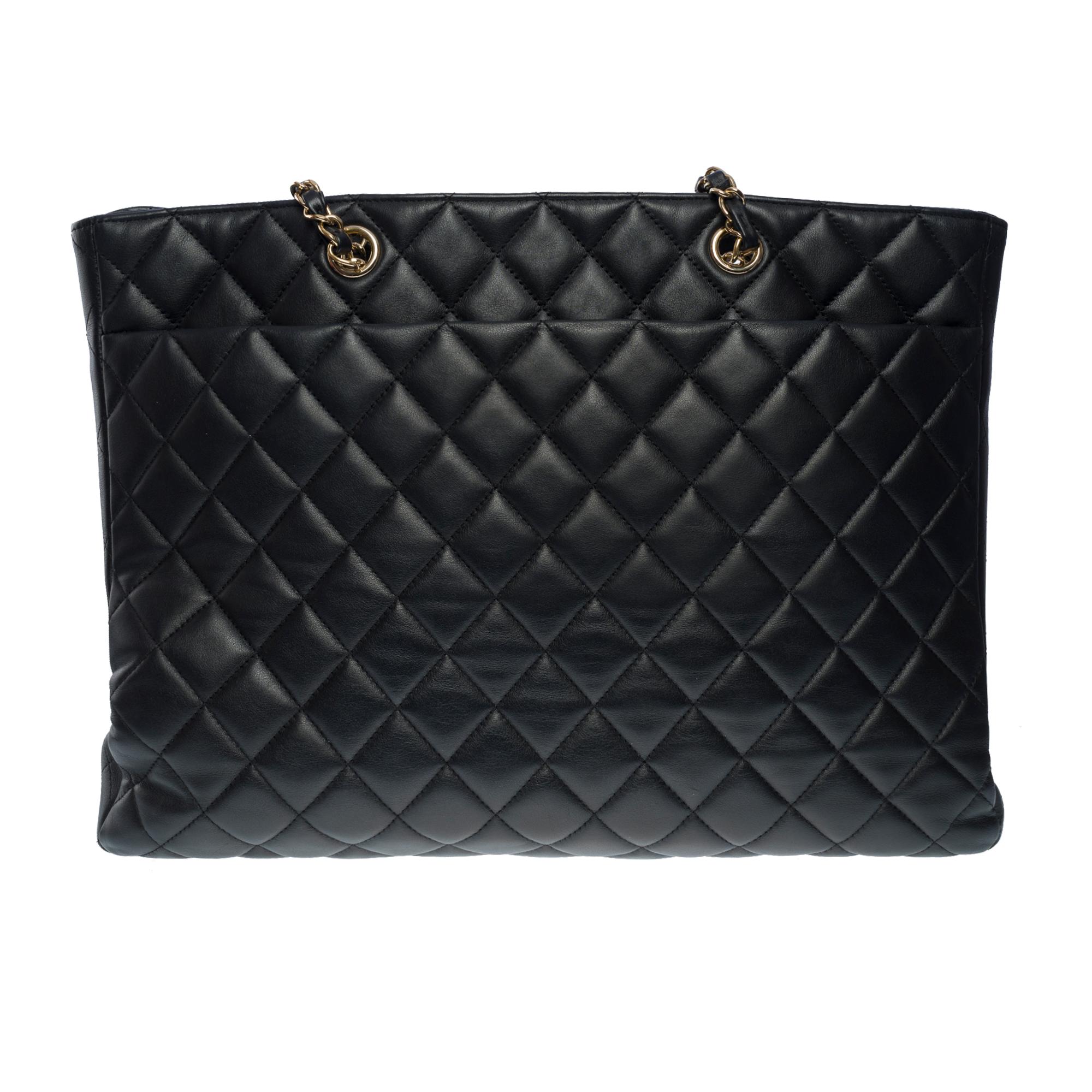 Amazing Chanel Grand Shopping Tote bag in black quilted lambskin leather, SHW In Excellent Condition In Paris, IDF