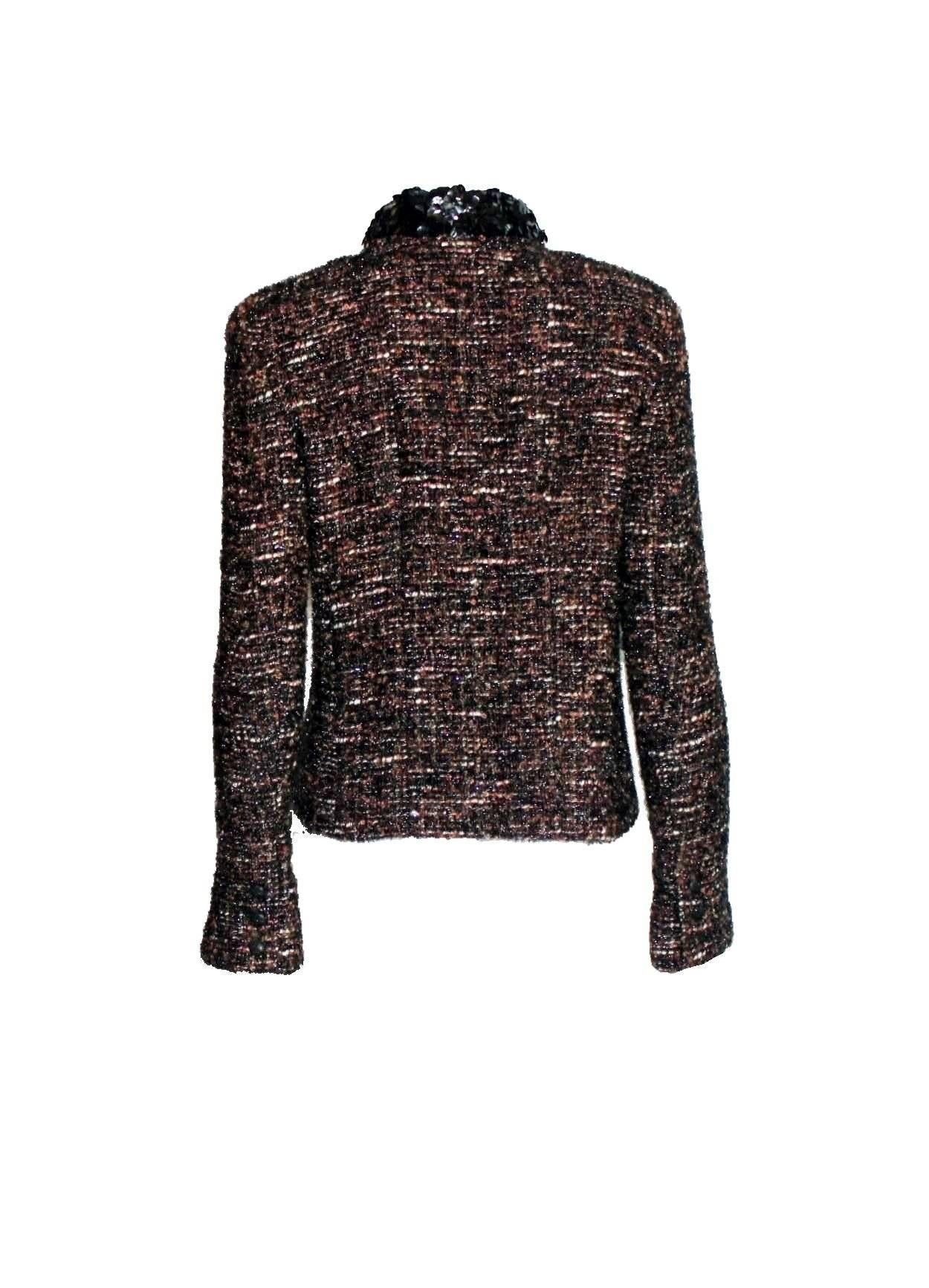 Superbe blazer fantaisie Chanel en tweed métallisé bordé de sequins Excellent état - En vente à Switzerland, CH