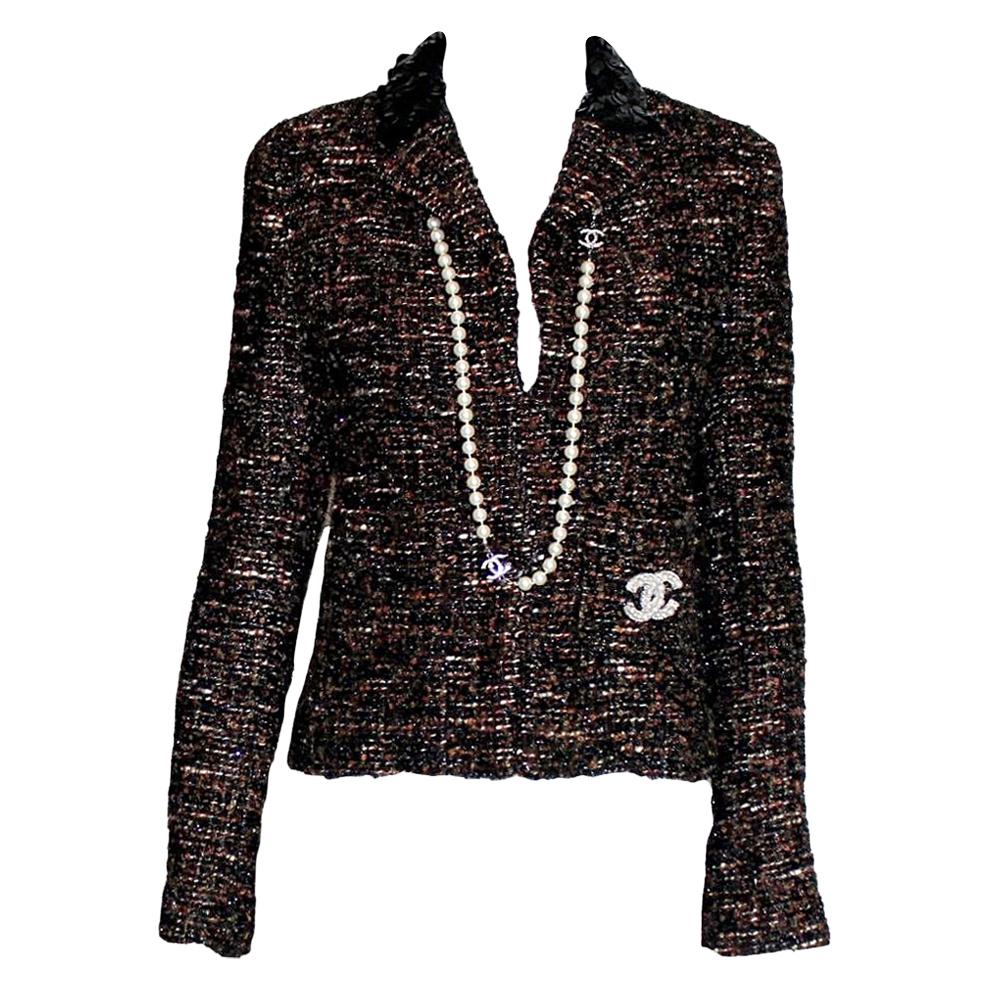 Superbe blazer fantaisie Chanel en tweed métallisé bordé de sequins en vente