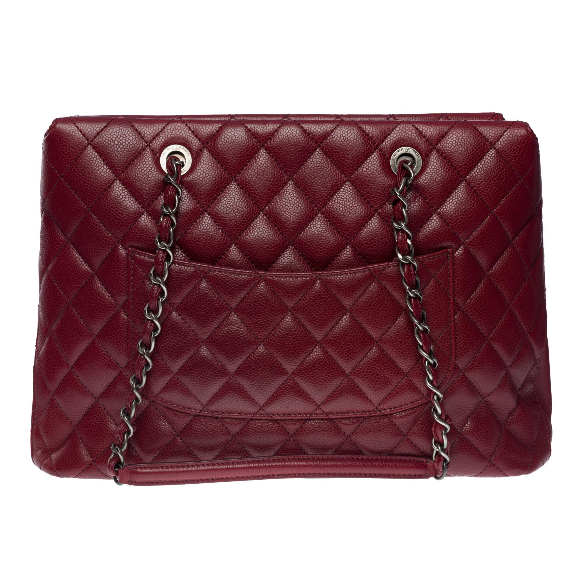 Amazing Chanel Shopping Tote bag in Burgundy Caviar quilted leather, SHW In Excellent Condition In Paris, IDF