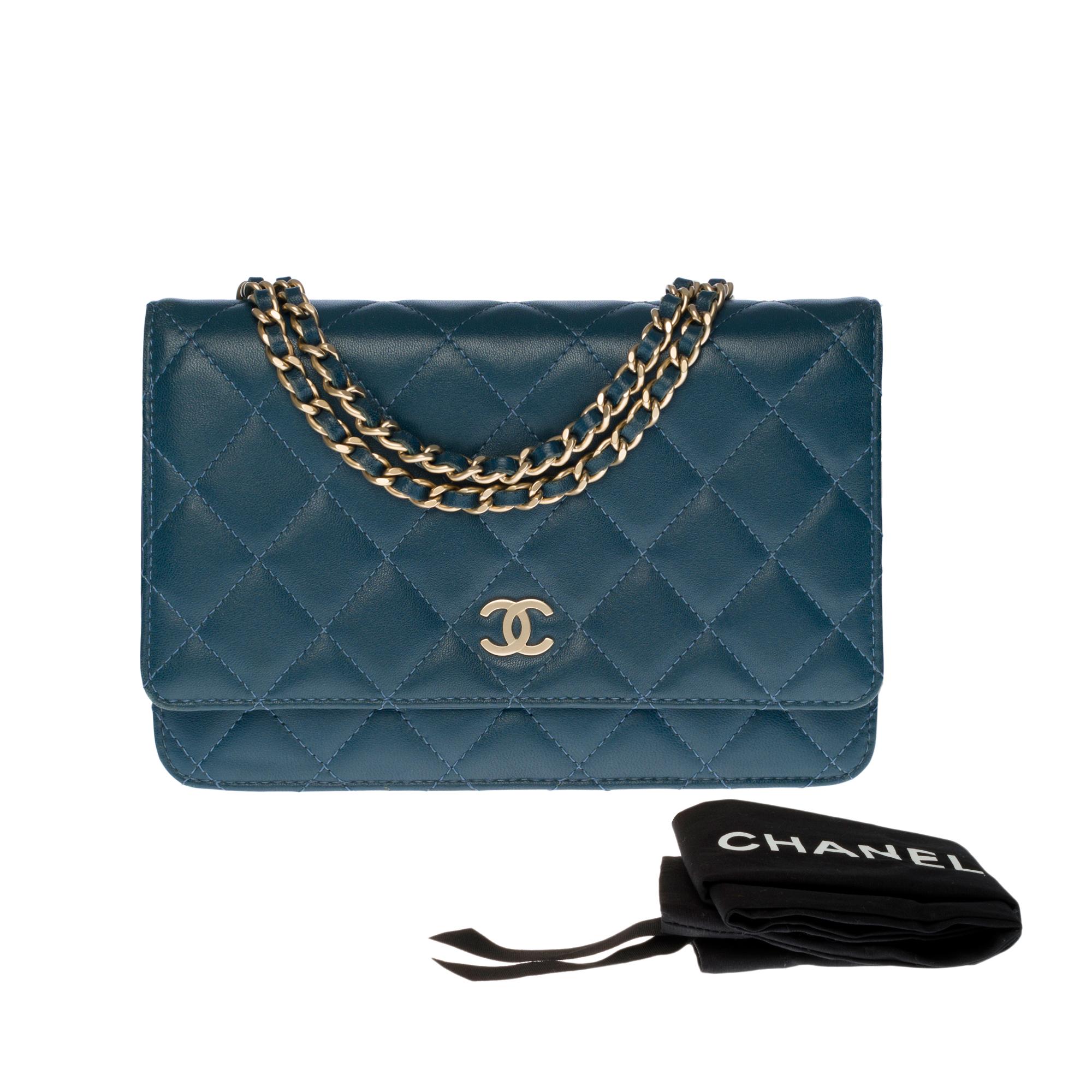 Amazing Chanel Wallet on Chain (WOC) shoulder bag in blue quilted leather, GHW 5