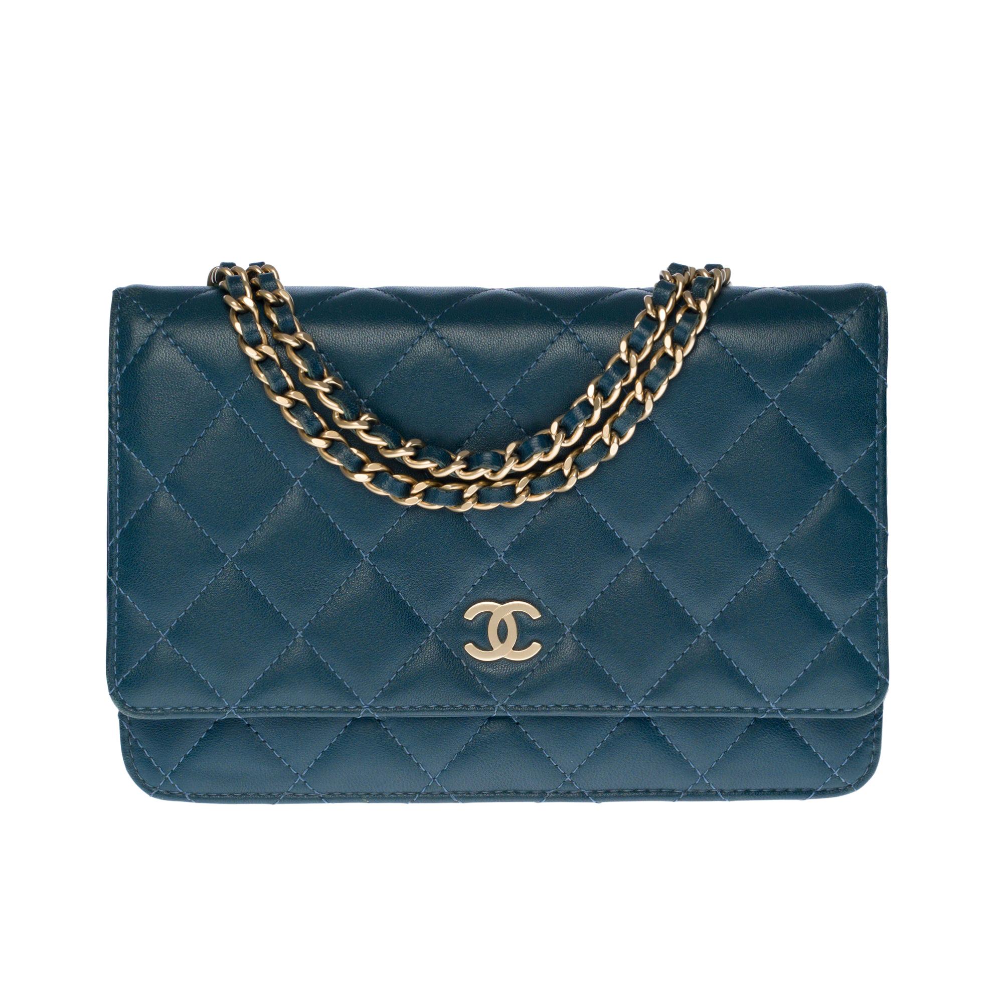 Amazing Chanel Wallet on Chain (WOC) shoulder bag in blue quilted leather, GHW