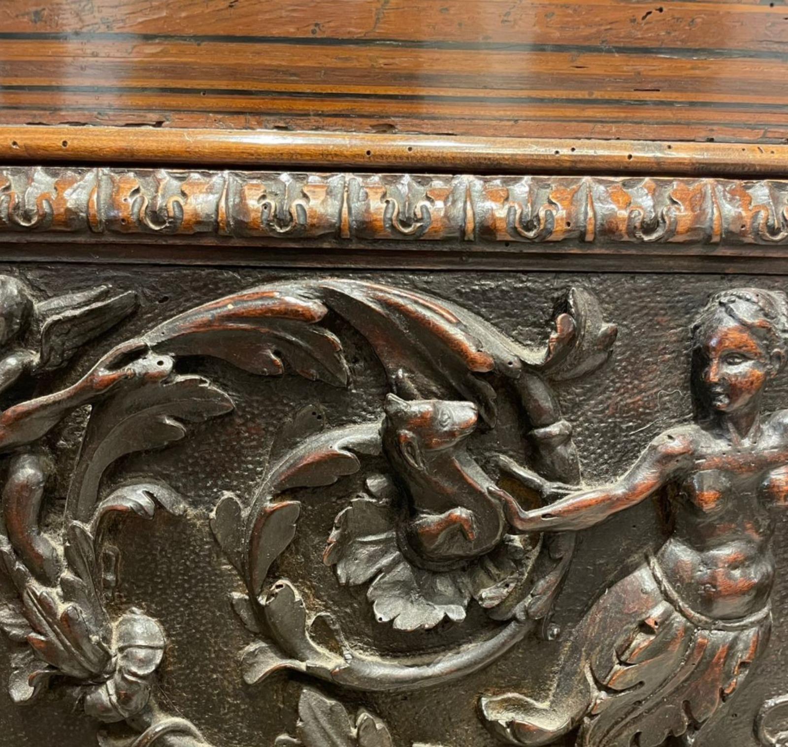 Amazing Chest, Italy, late 16th century For Sale 8