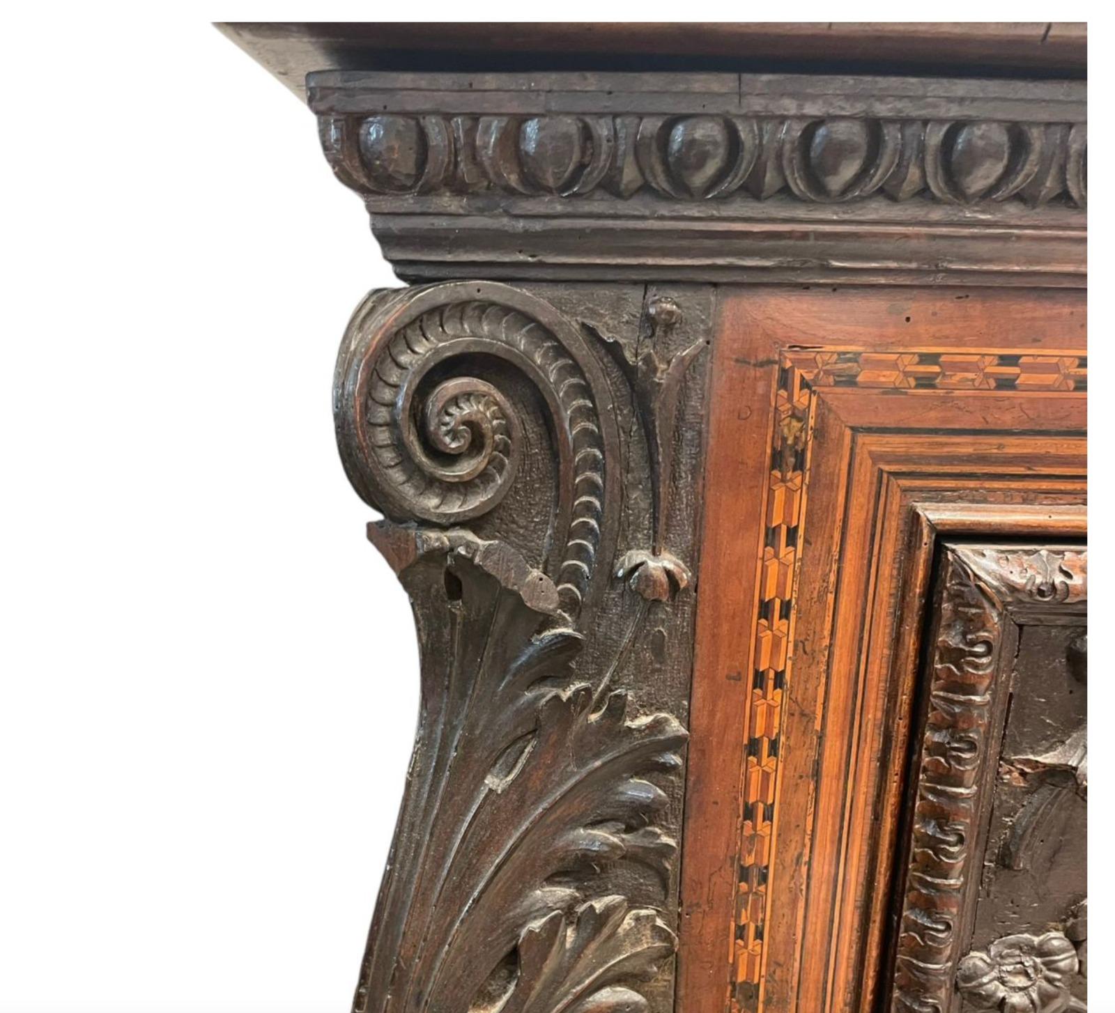 Italian Amazing Chest, Italy, late 16th century For Sale