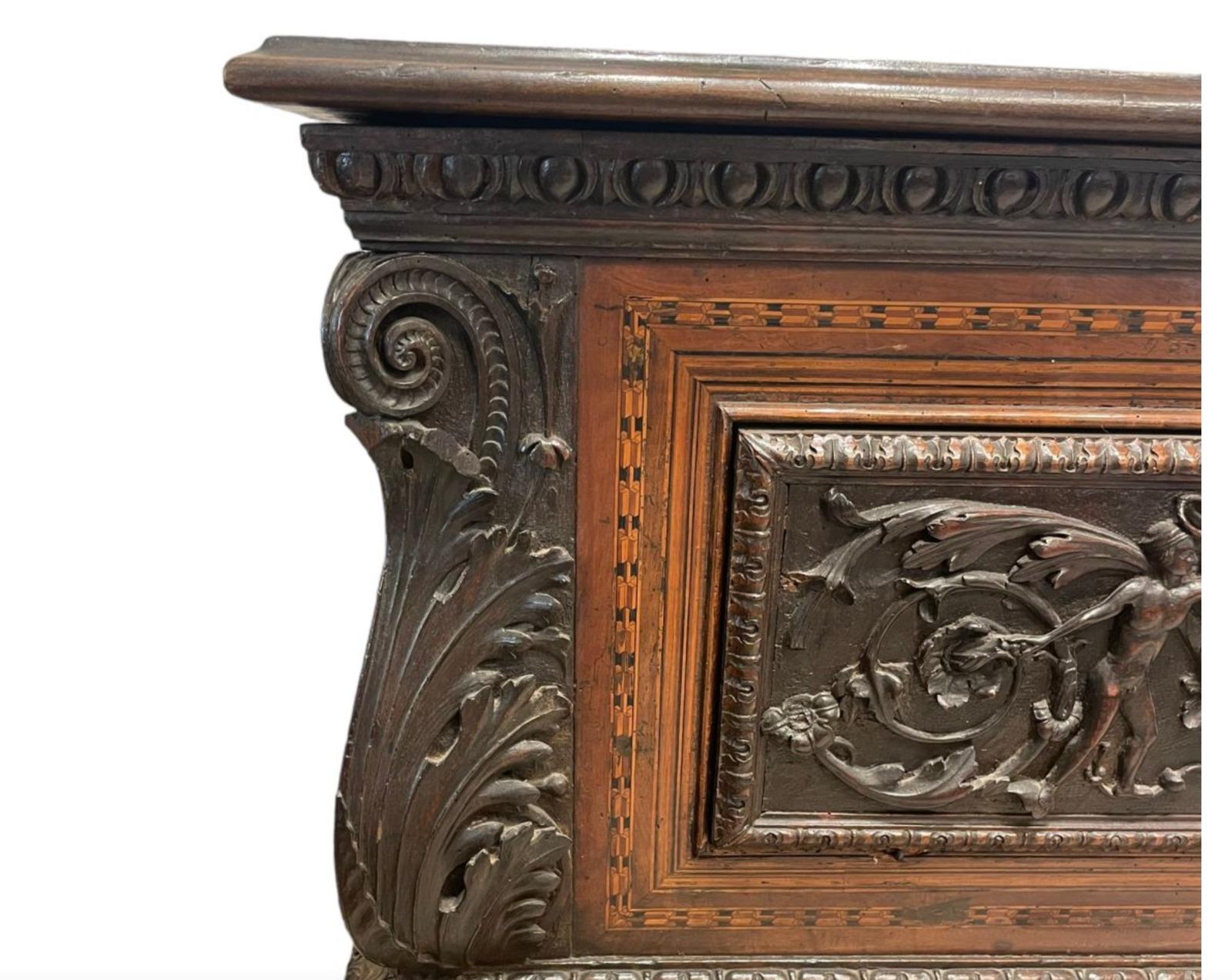 Hand-Crafted Amazing Chest, Italy, late 16th century For Sale