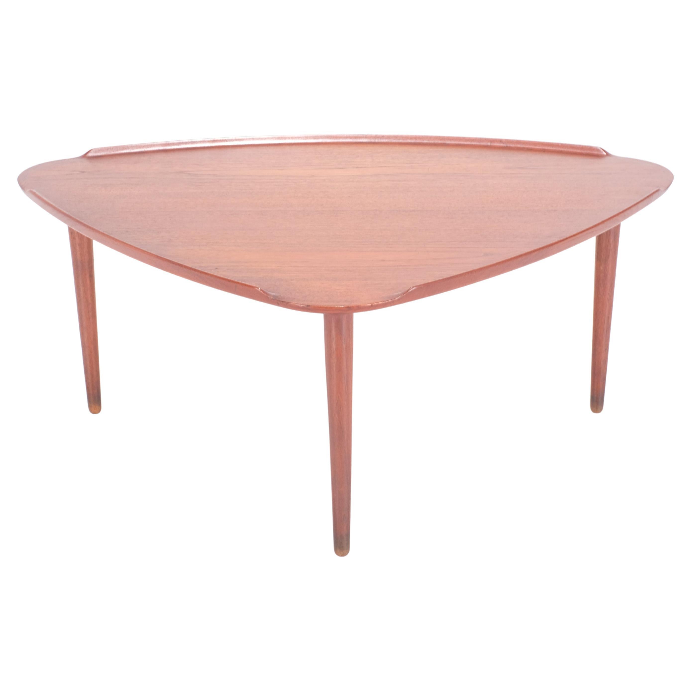 Amazing coffee table by Aakjaer Jorgensen for Bramminge - 1960s For Sale