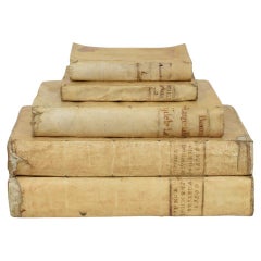 Erstaunliche Sammlung von Büchern aus verwittertem Vellum aus dem 17. und 18.