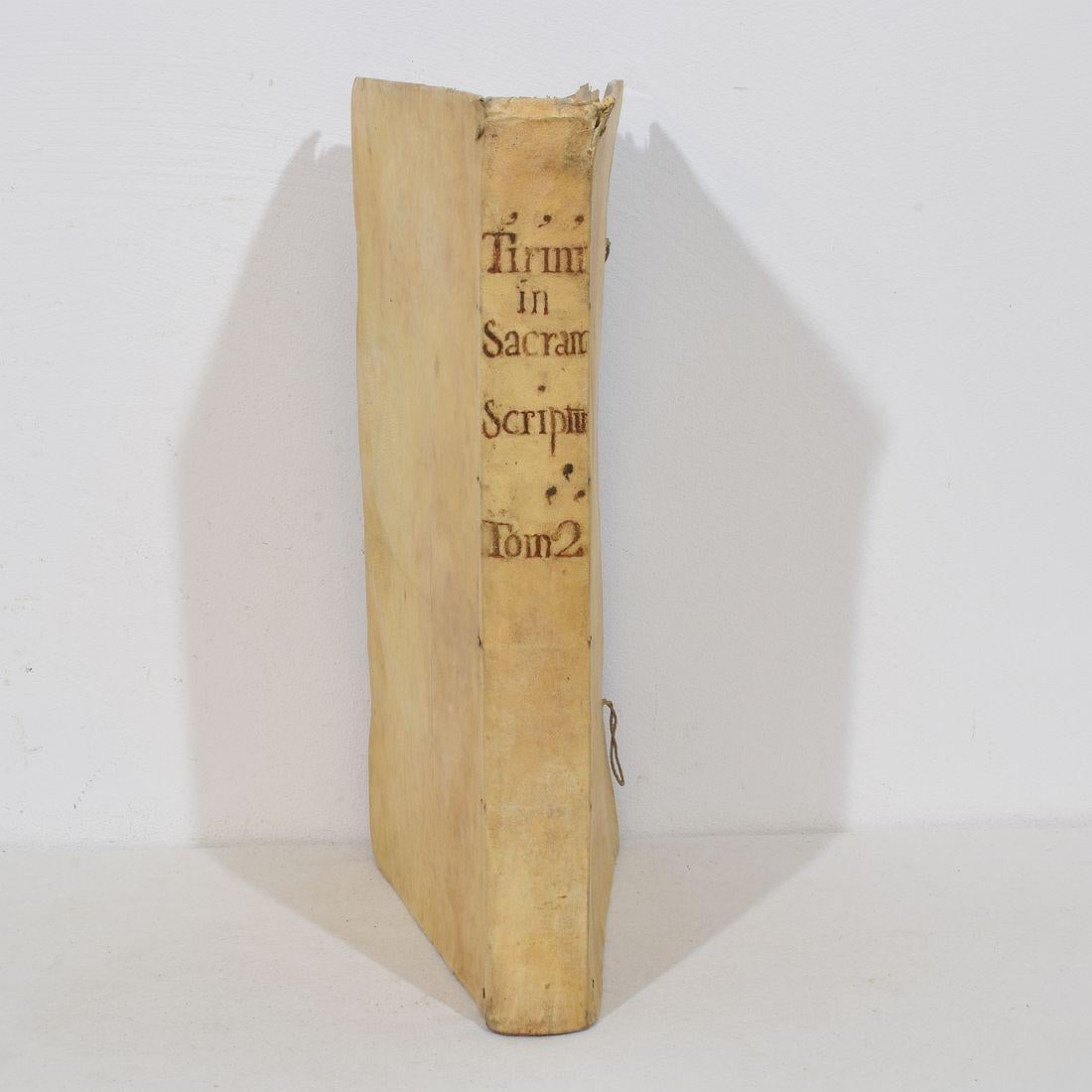 Étonnante Collection de livres en Vellum du 17ème / 19ème siècle, altérés par les intempéries en vente 14