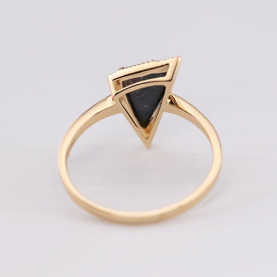 Amazing Color Triangle Black Opal Diamond Engagement Ring 18K Yellow Gold In New Condition For Sale In Suwanee, GA