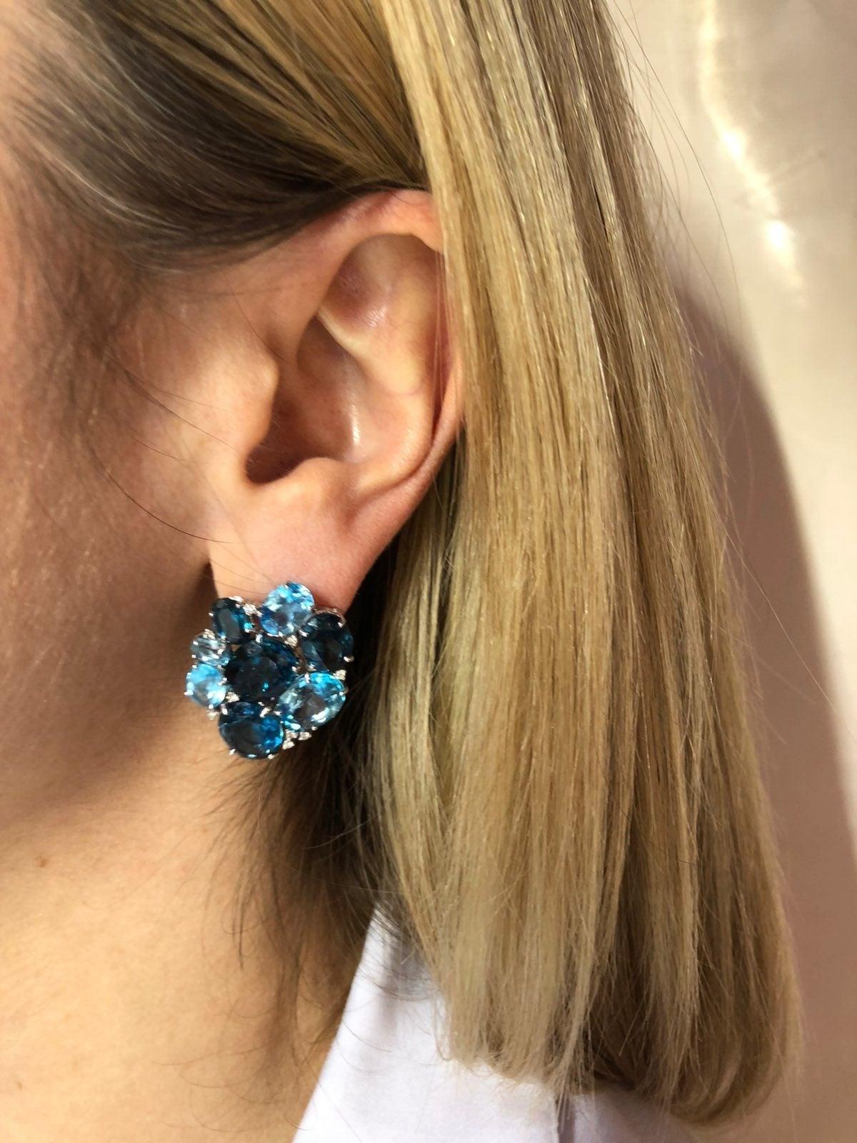 Incredibile combinazione di Topazio Blu di Londra Diamante Bianco Orecchini in oro bianco 18 carati in vendita 2