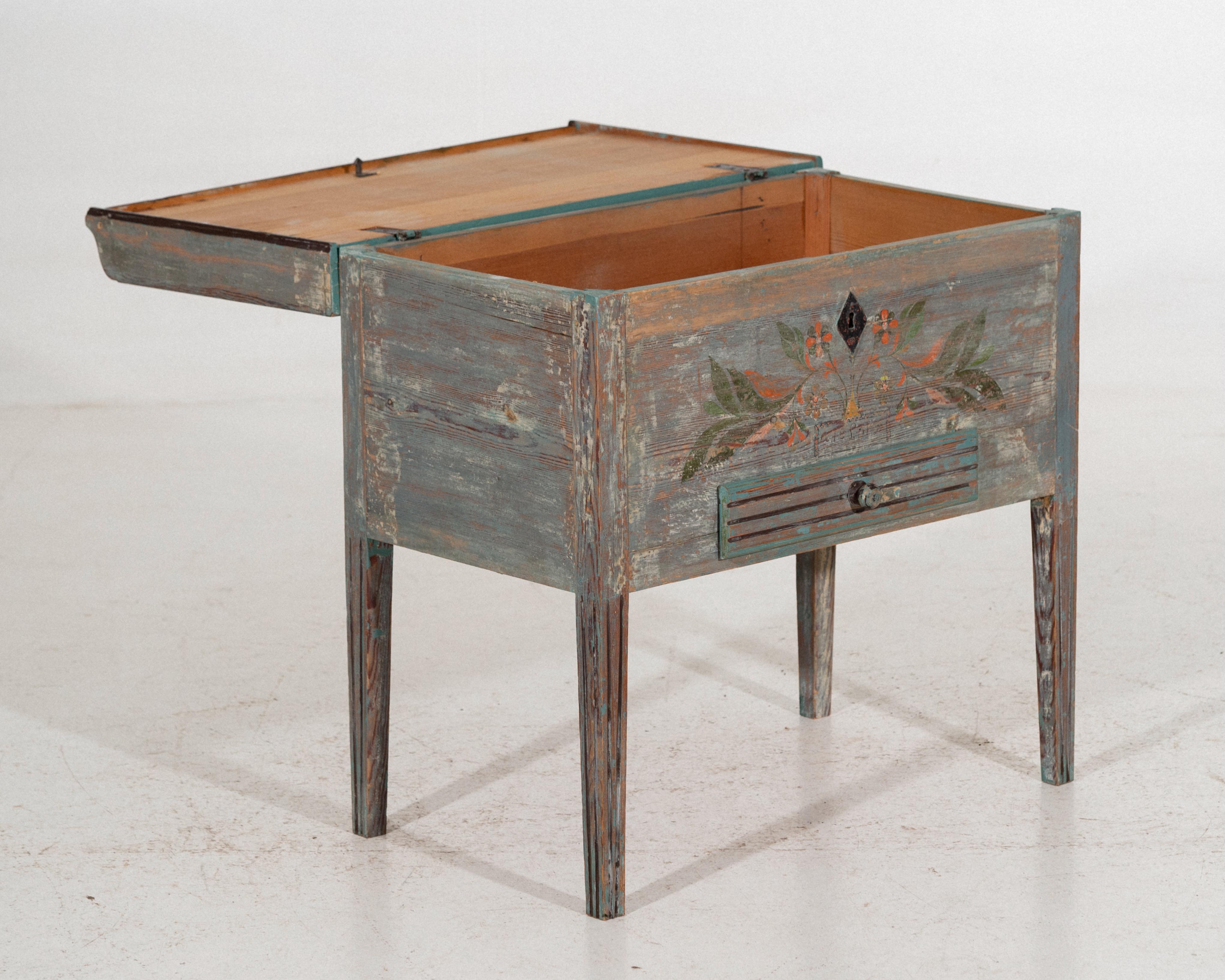 Étonnante table console du Hälsingland en peinture d'origine, vers 1830. en vente 2