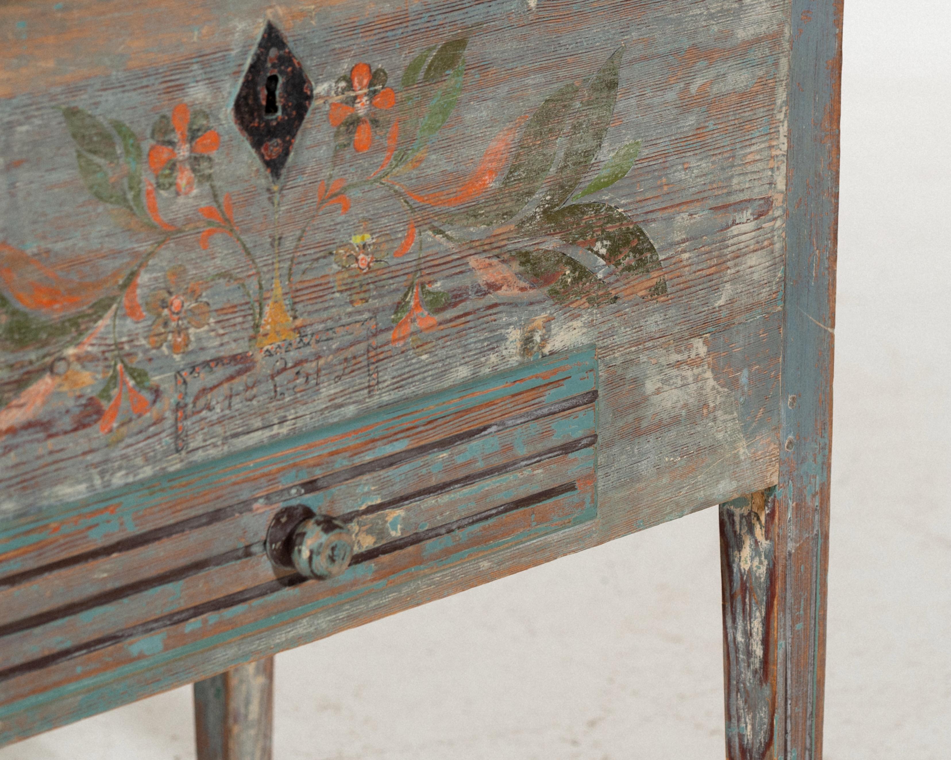 Étonnante table console du Hälsingland en peinture d'origine, vers 1830. en vente 3