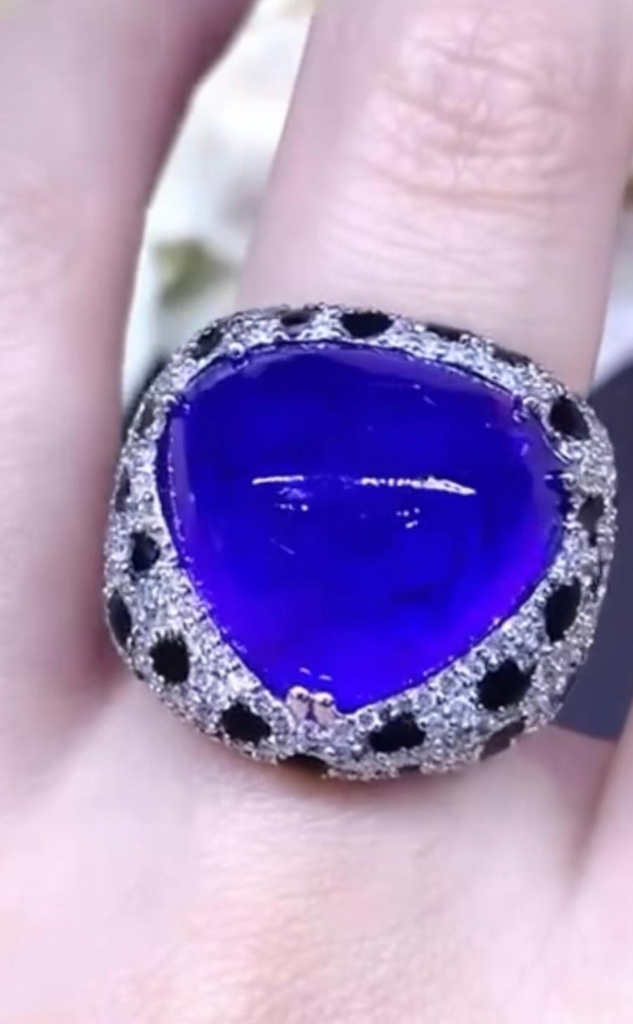 Women's Amazing Ct 25, 43 of Natural Tanzanite and Diamonds on Ring For Sale