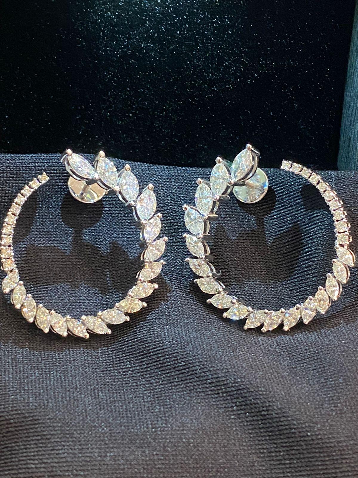 Marquise Cut Certified 4.00 Carats Diamonds 18K Gold Earrings  For Sale