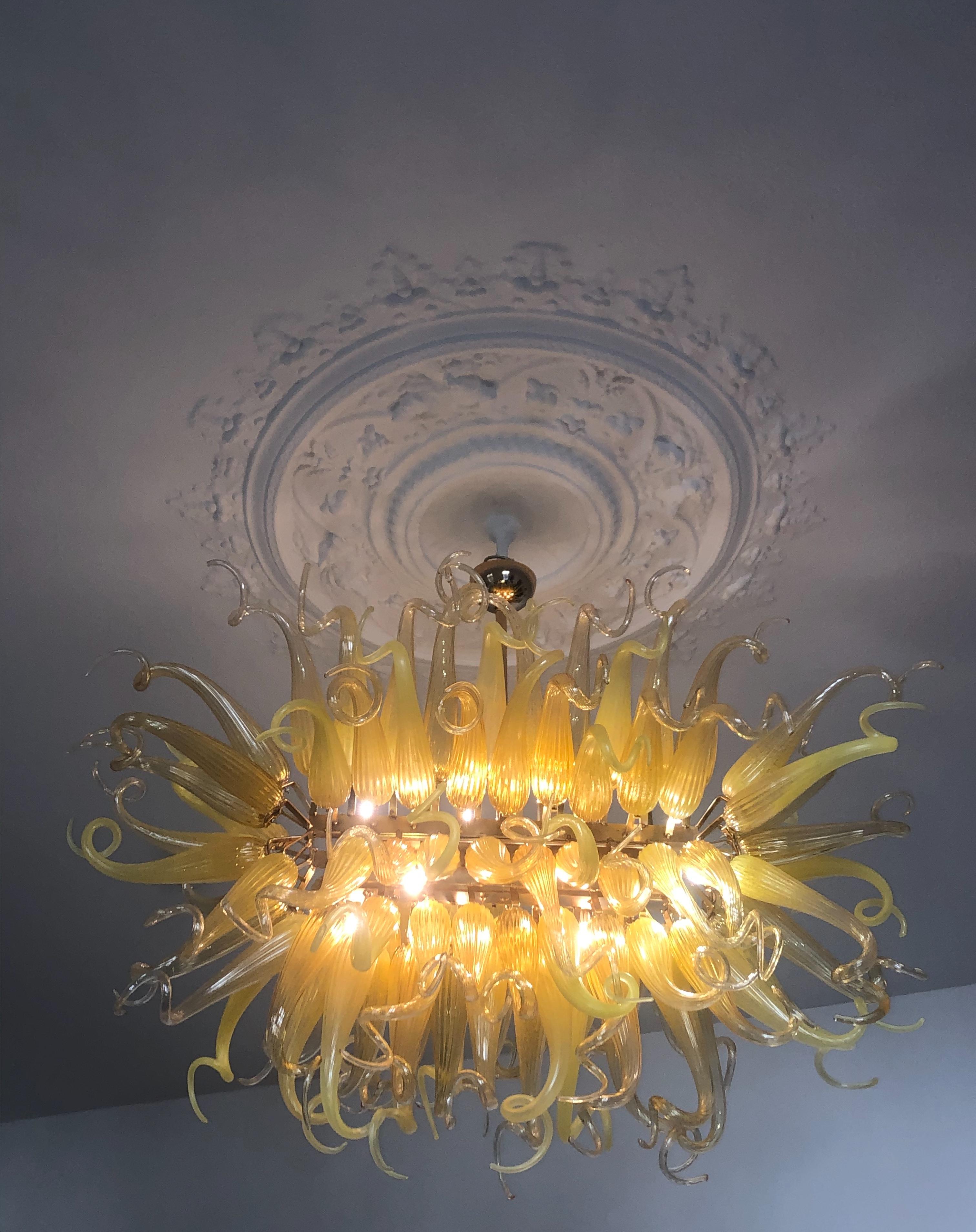 Amazing Dale Chihuly Style Murano Glass Chandelier, Late 20th Century In Good Condition In Wiesbaden, Hessen