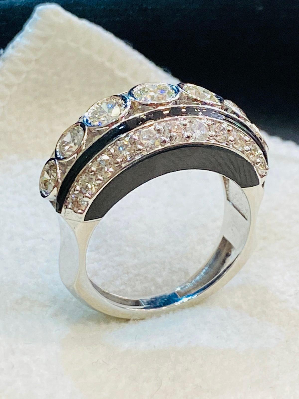 Round Cut Amazing Design with 2, 28 Ct of Diamonds on Ring For Sale