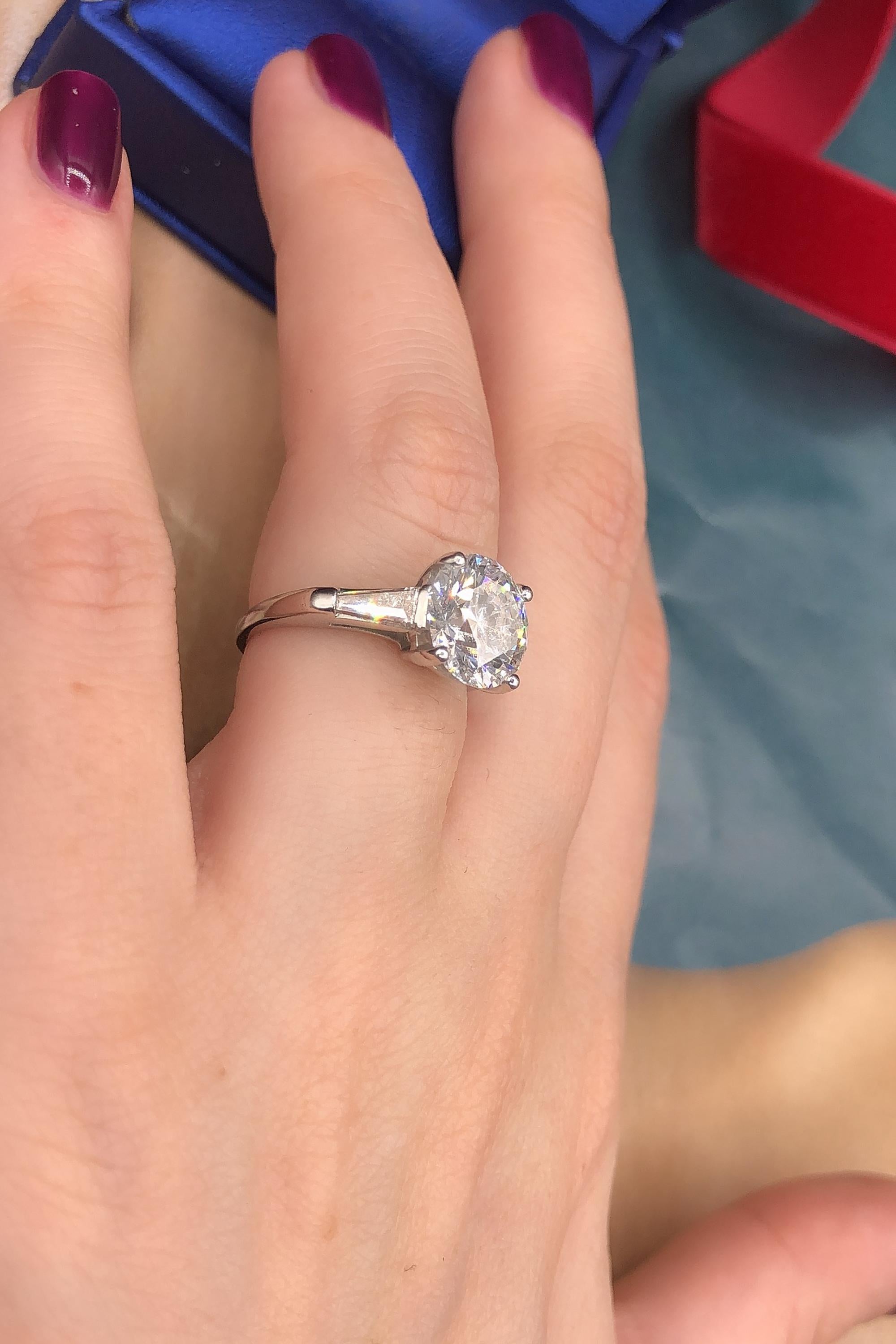 Modern Amazing Diamond Ring For Sale