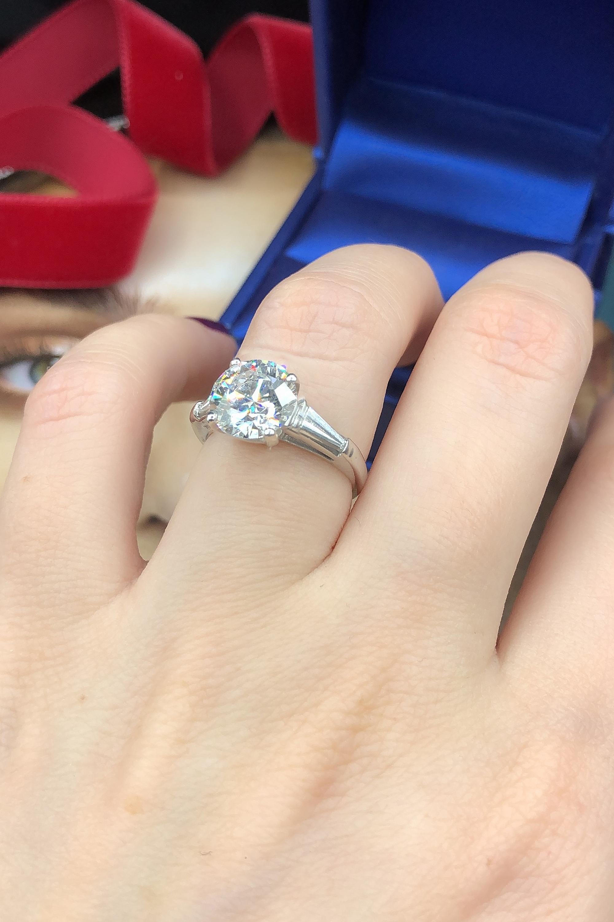 Round Cut Amazing Diamond Ring For Sale